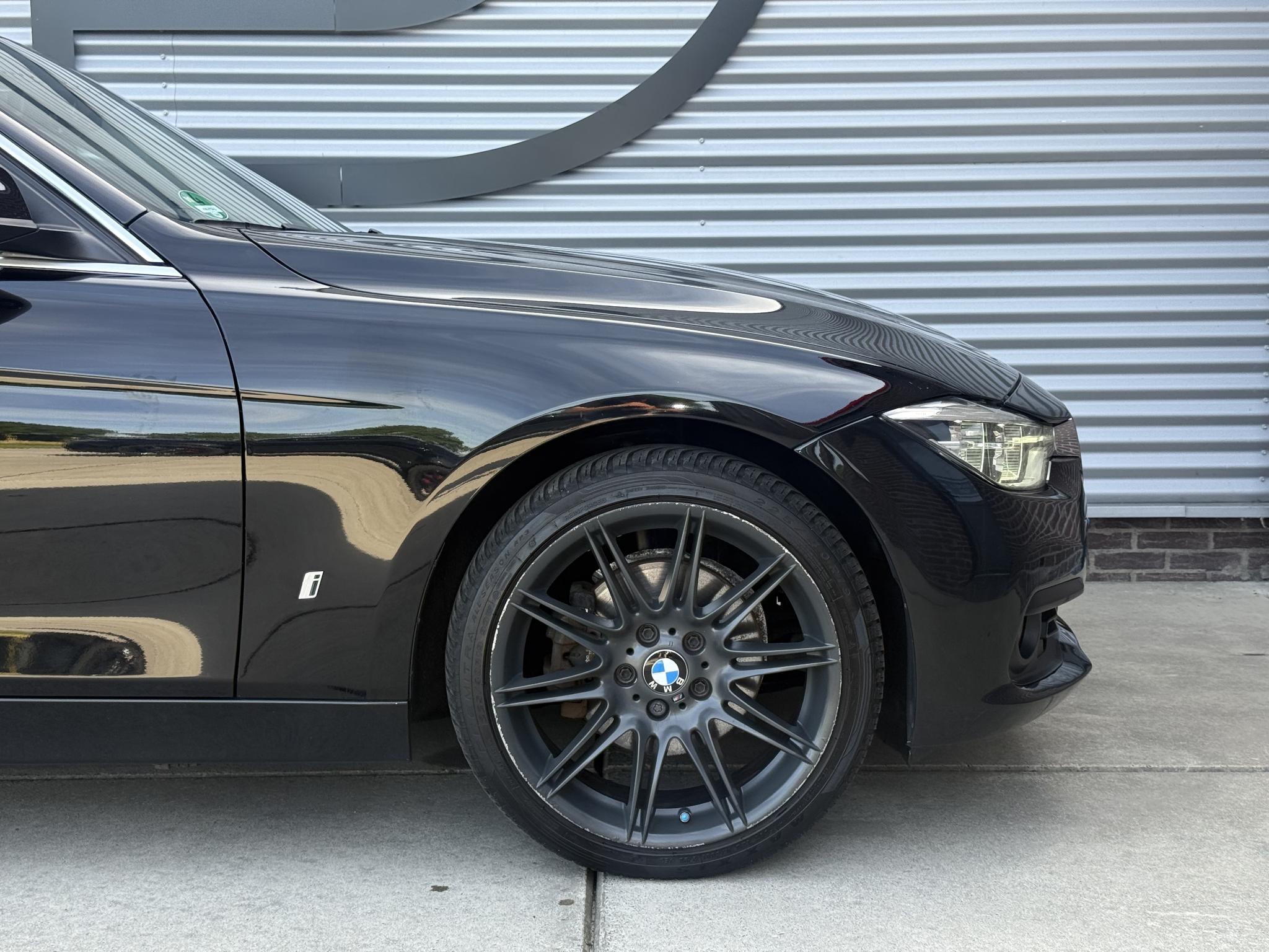 Foto van BMW 330e Iperformance