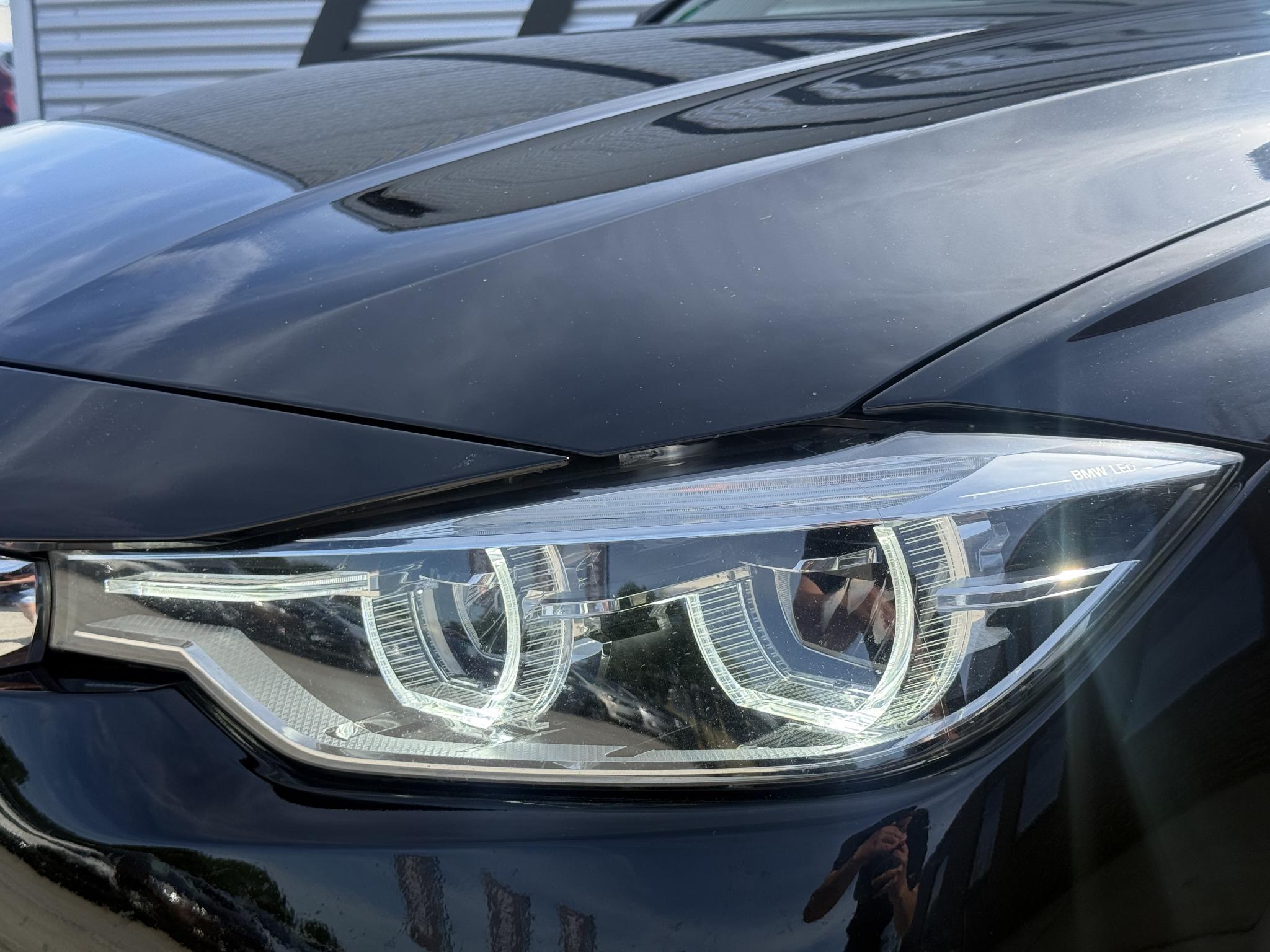 Foto van BMW 330e Iperformance