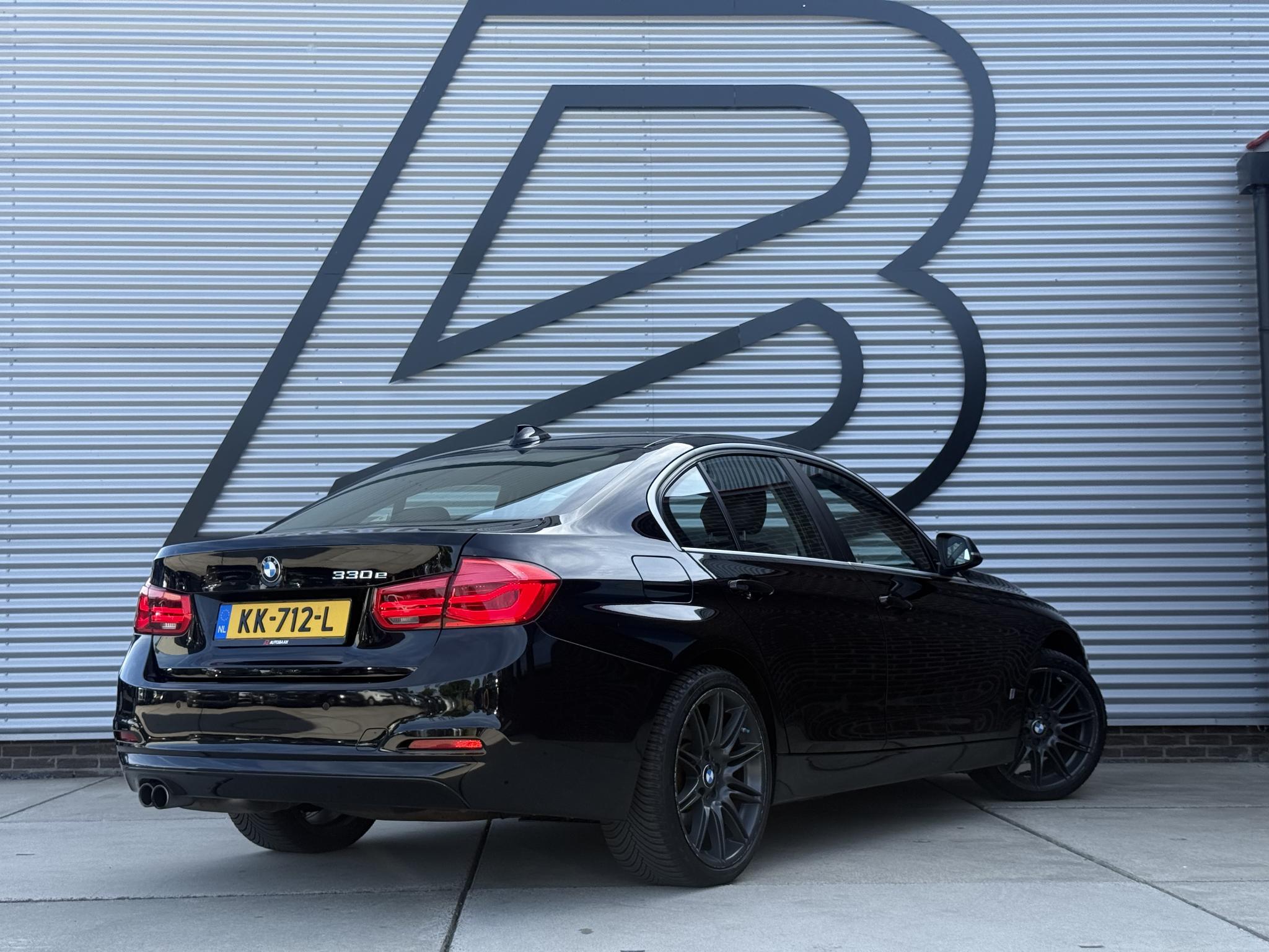 Foto van BMW 330e Iperformance