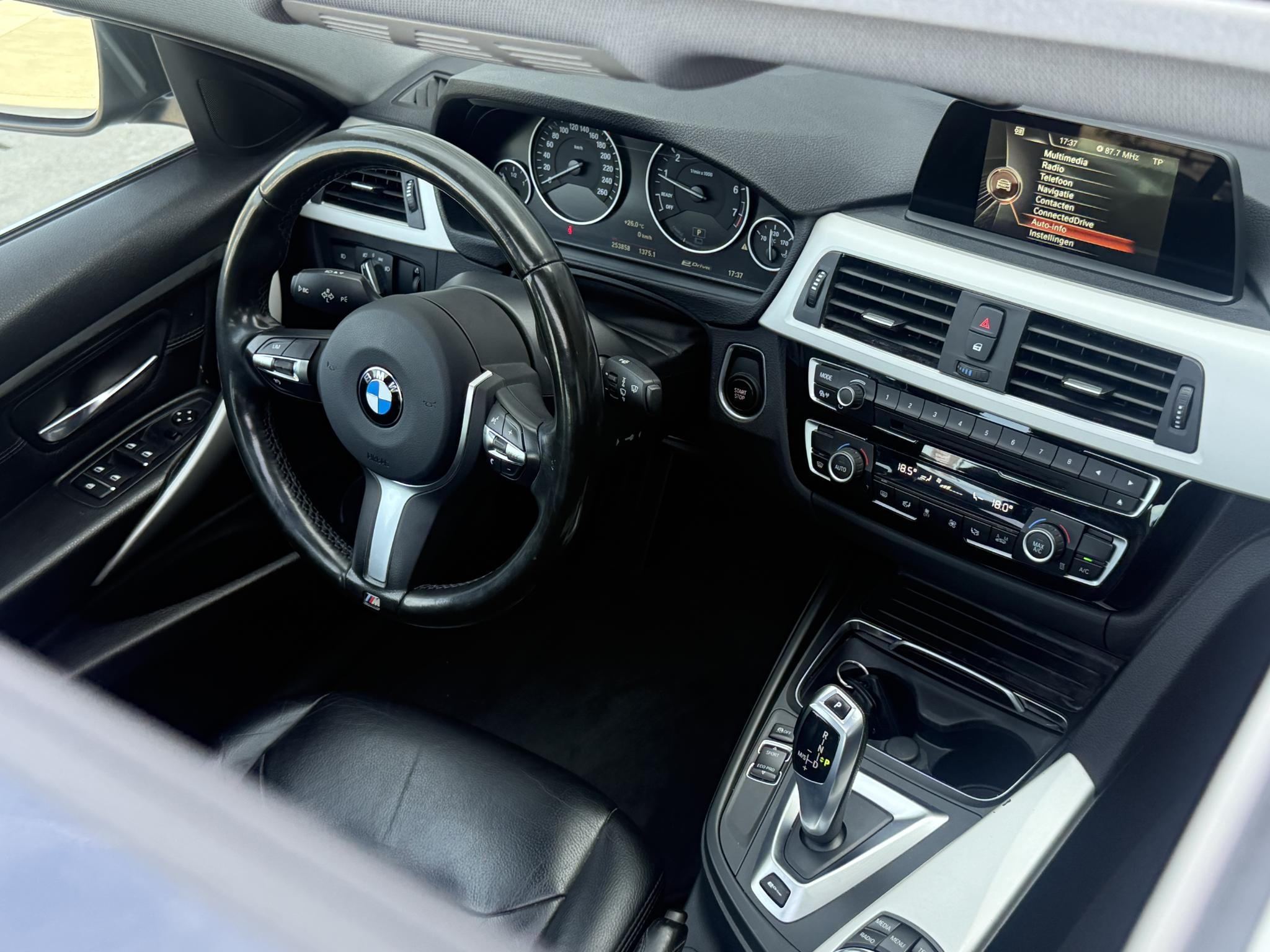 Foto van BMW 330e Iperformance