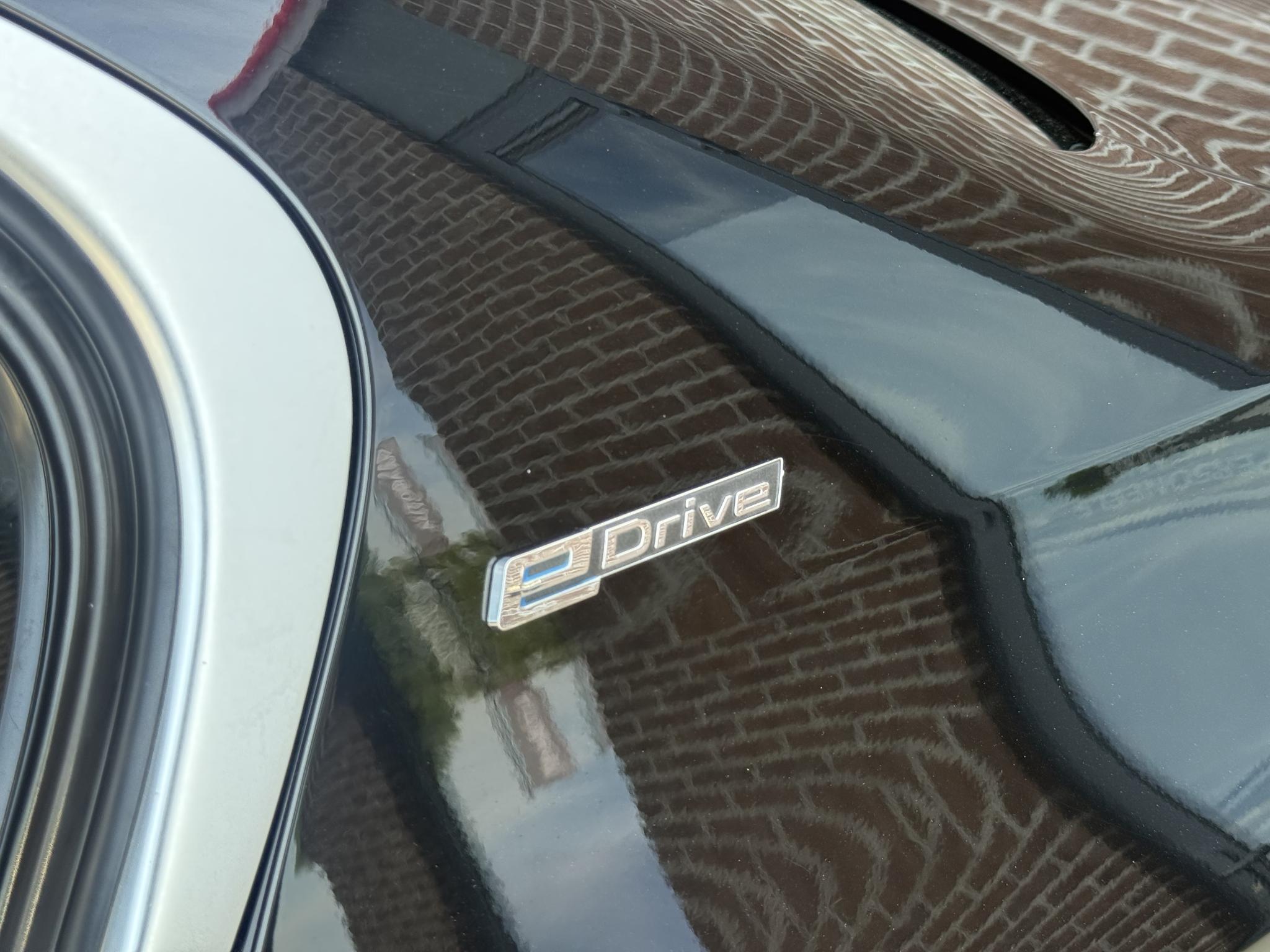 Foto van BMW 330e Iperformance