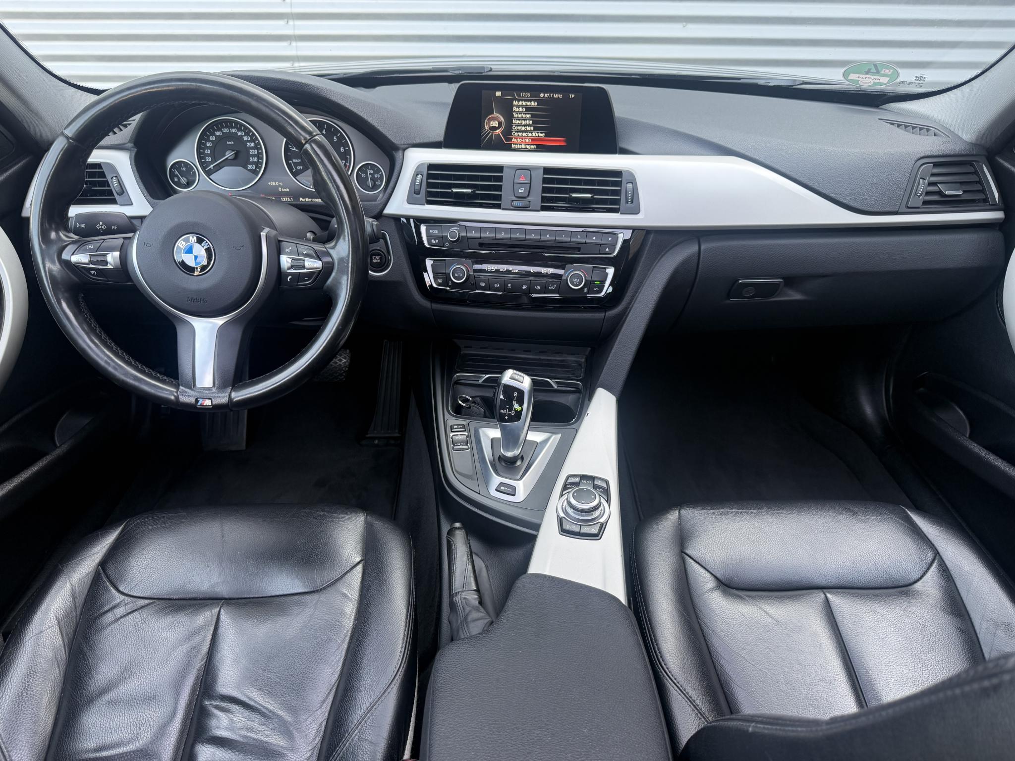 Foto van BMW 330e Iperformance