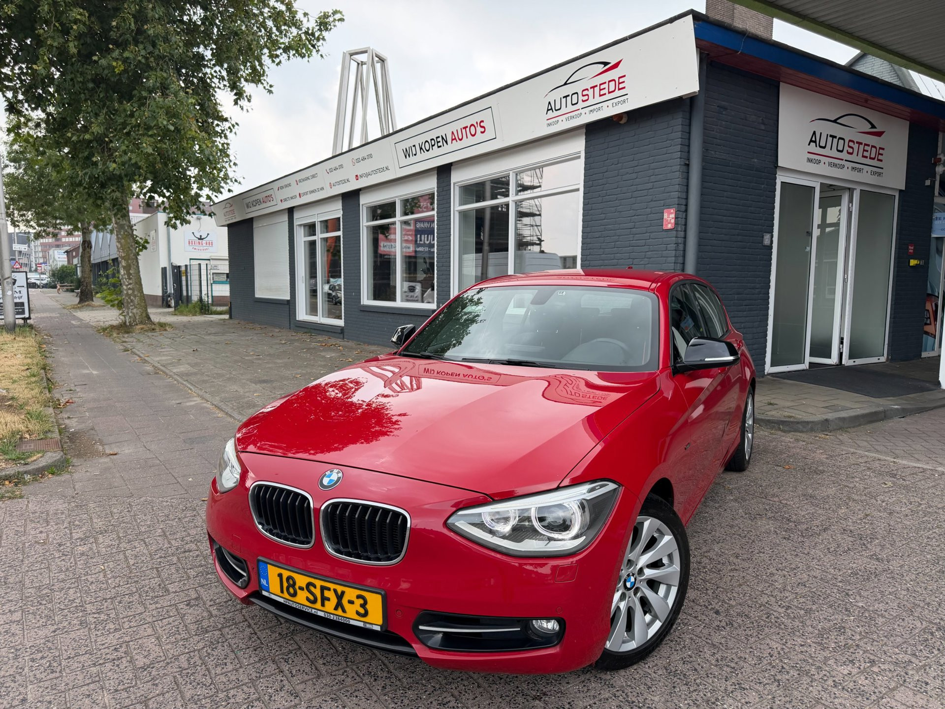 BMW 1er Reihe 118i Business+ 2011 - voorkant