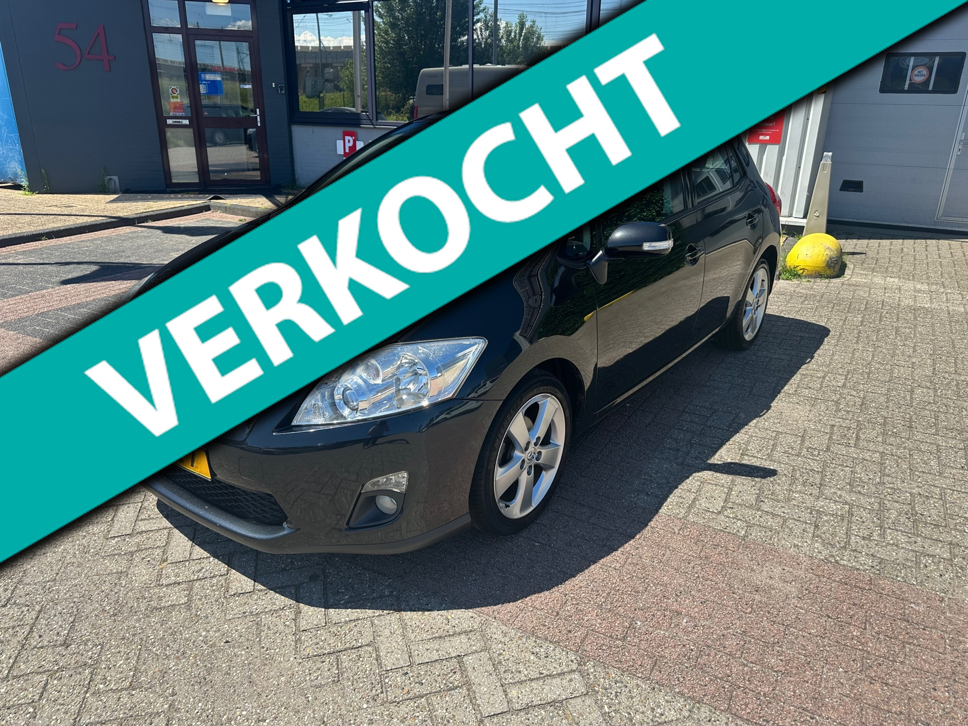 Toyota Toyota Auris 1.8 Full Hybrid Dynamic Business 2011 - voorkant