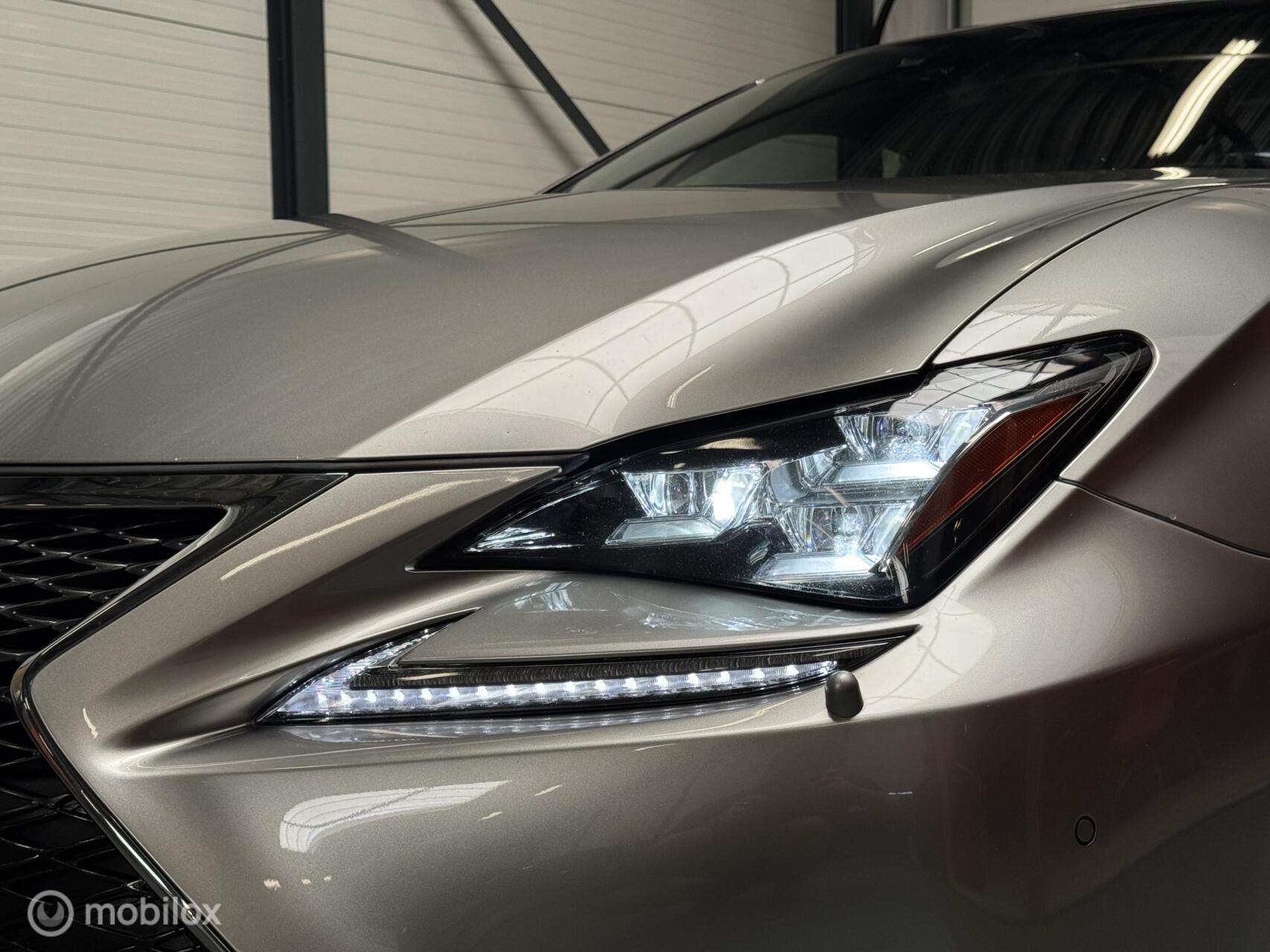 Foto van Lexus Lexus Rc300h