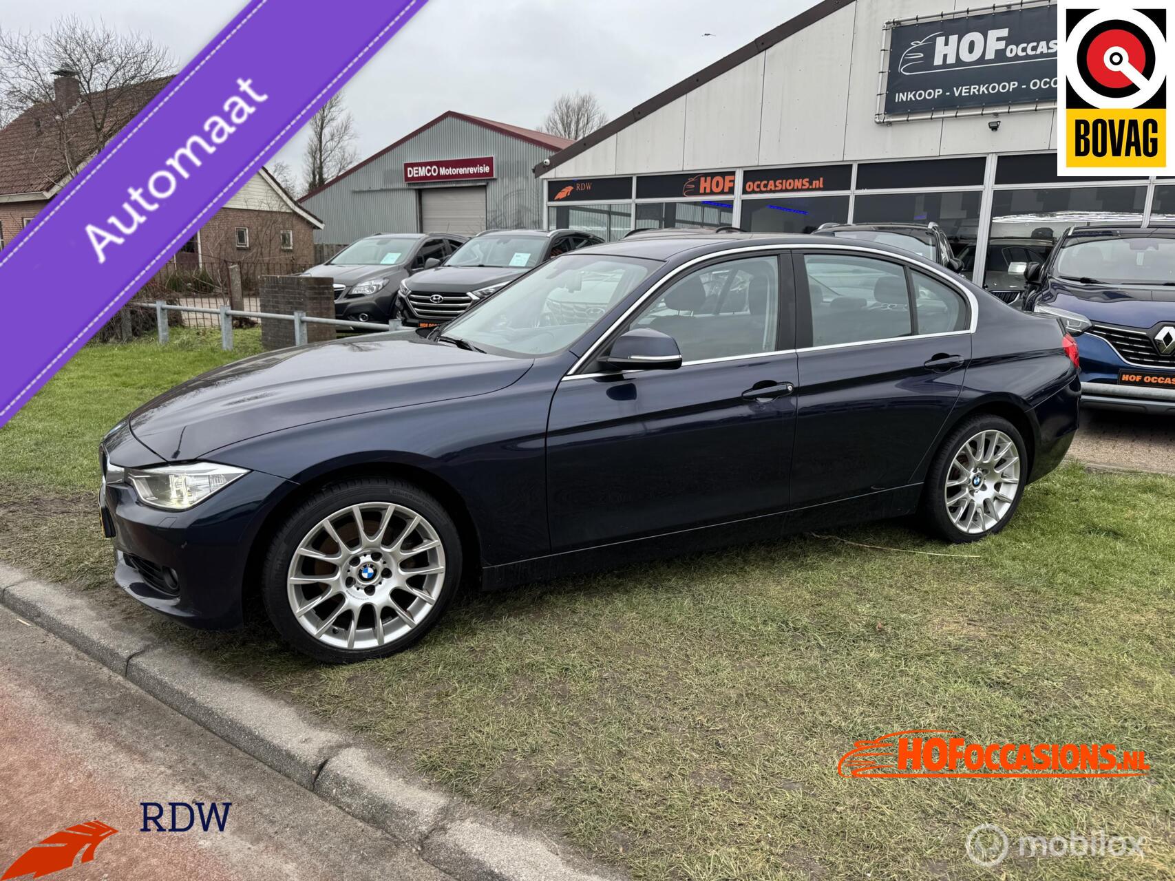 BMW 320i 320i Executive AUTOMAAT/NAVIGATIE/18''LMV 2014 - voorkant