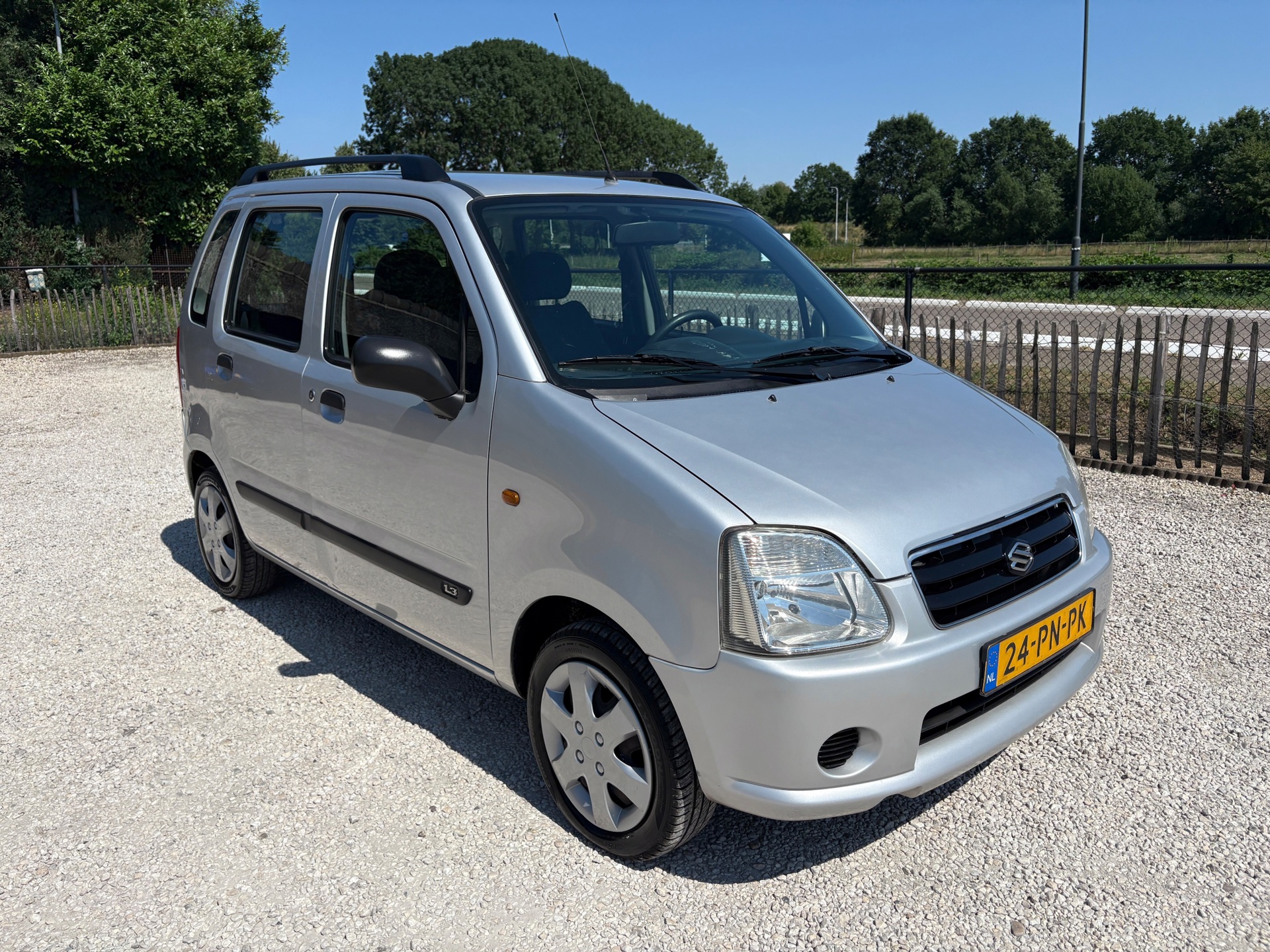 Foto van Suzuki Wagon R