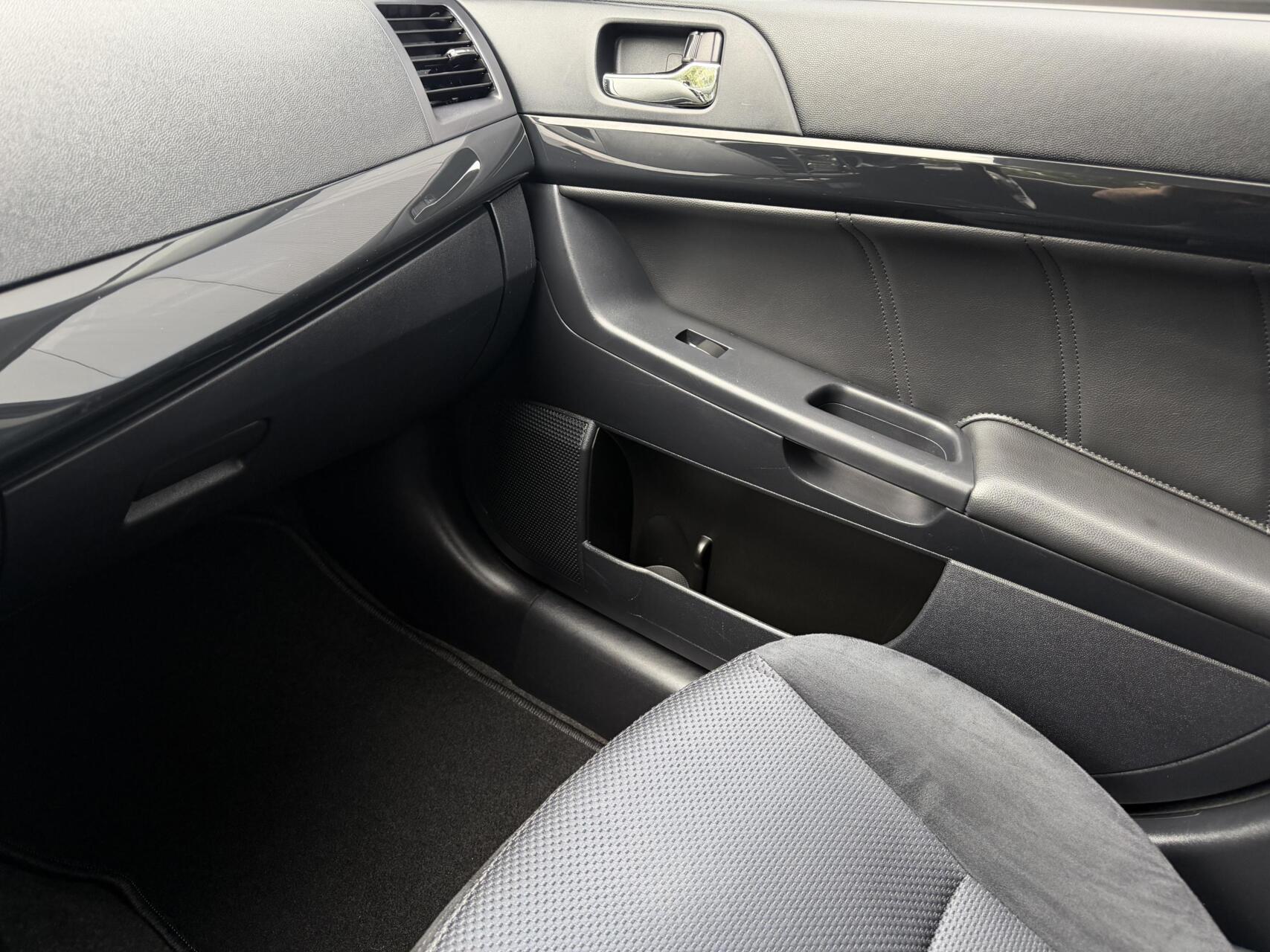Foto van Mitsubishi Mitsubishi Lancer