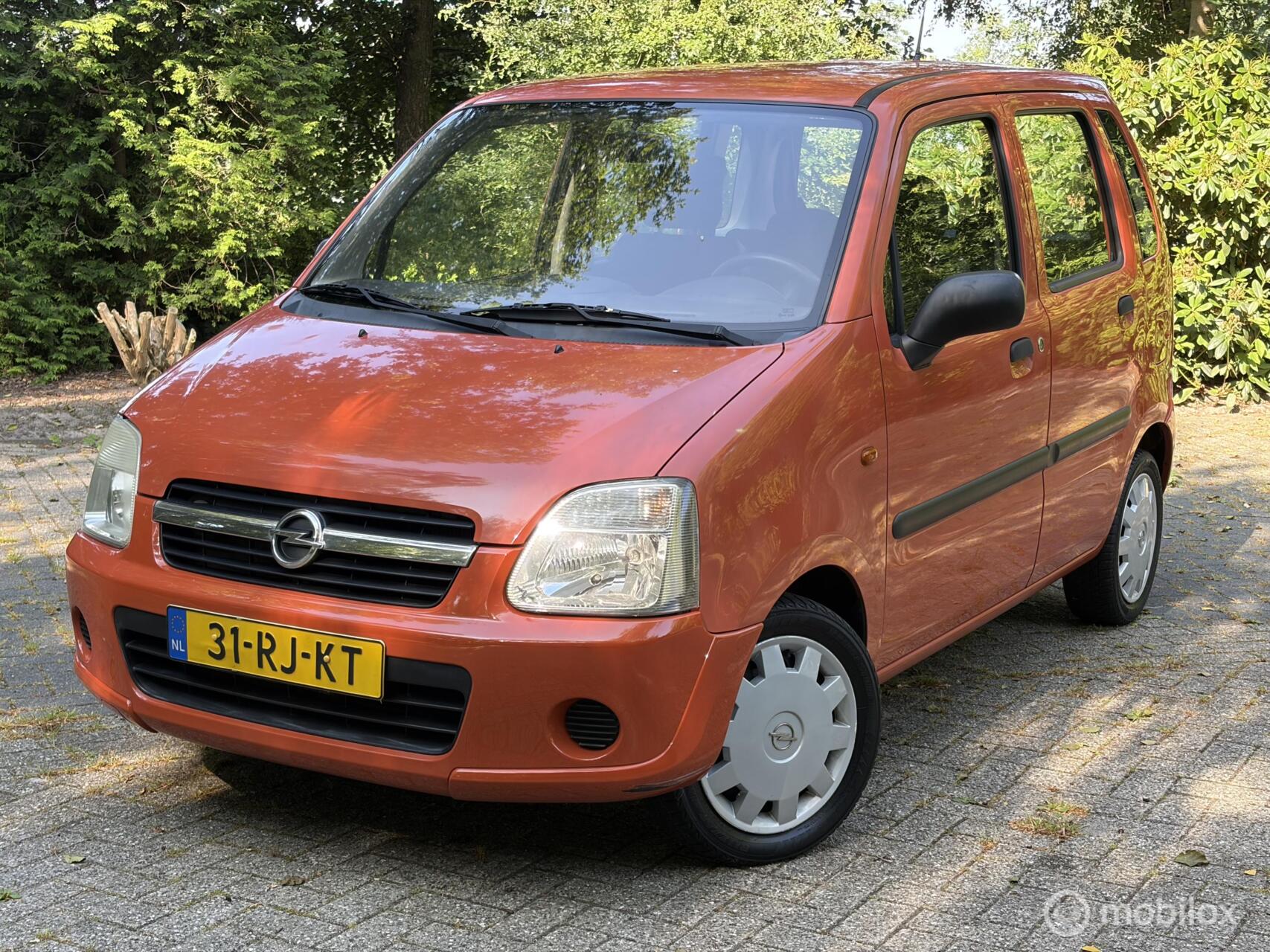 Opel Agila 1.0-12V Flexx 2005 - voorkant
