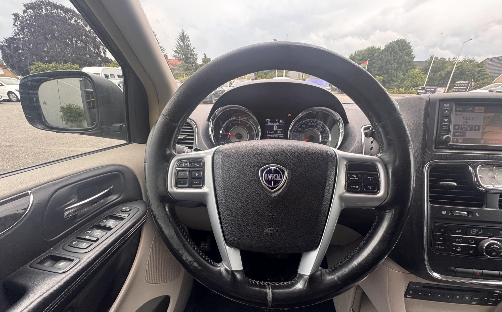 Foto van Lancia Voyager