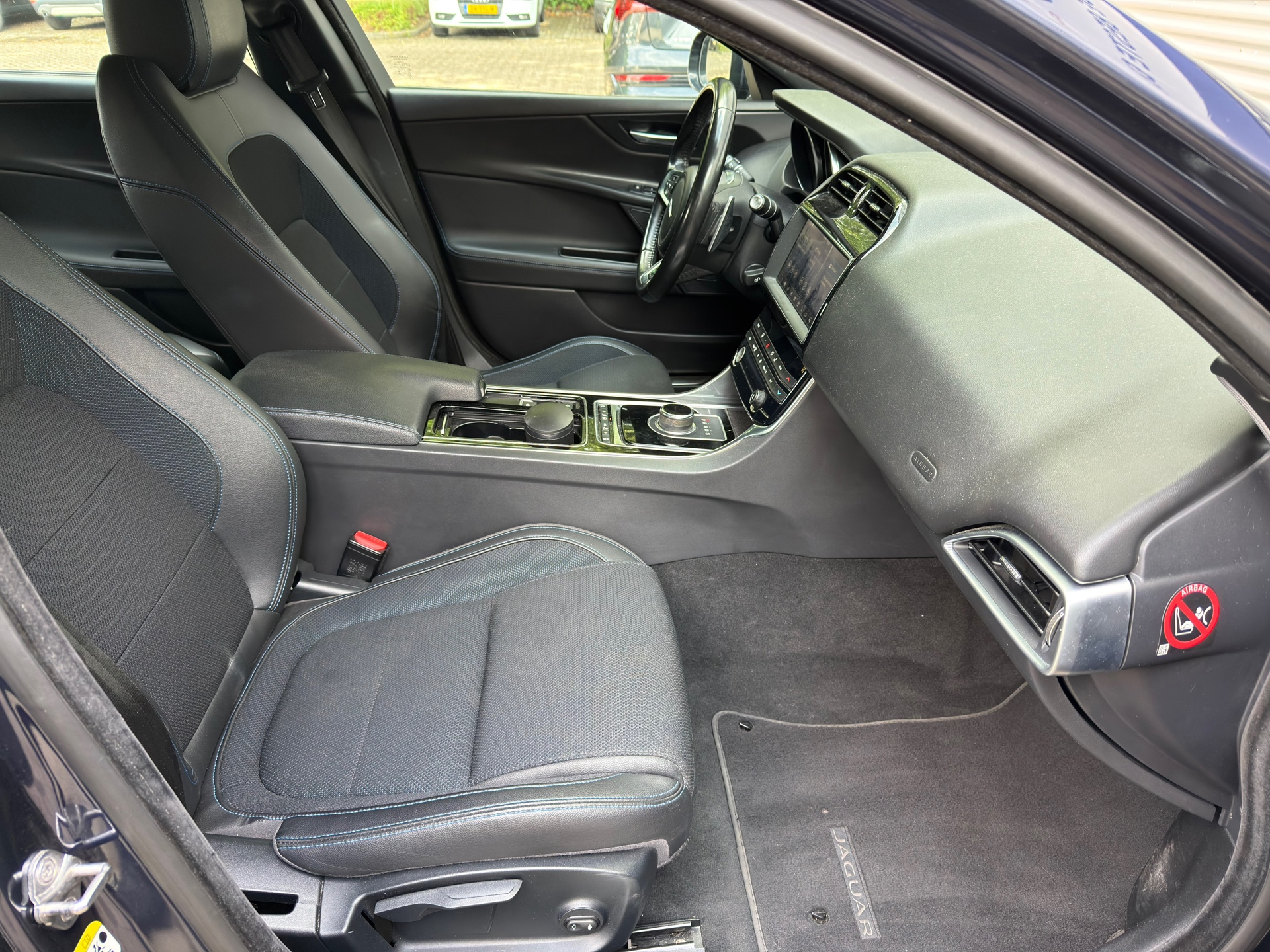 Foto van Jaguar Jaguar Xe