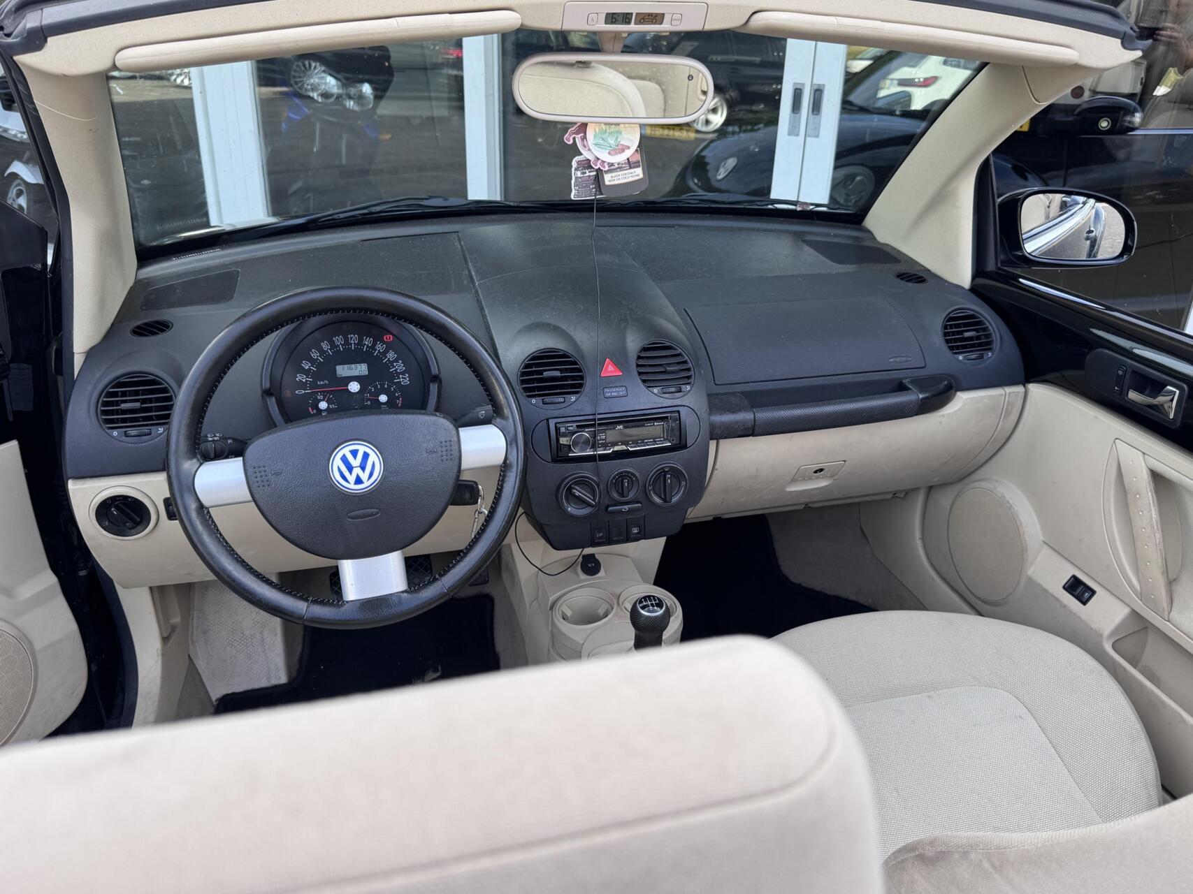 Foto van Volkswagen New Beetle Cabriolet