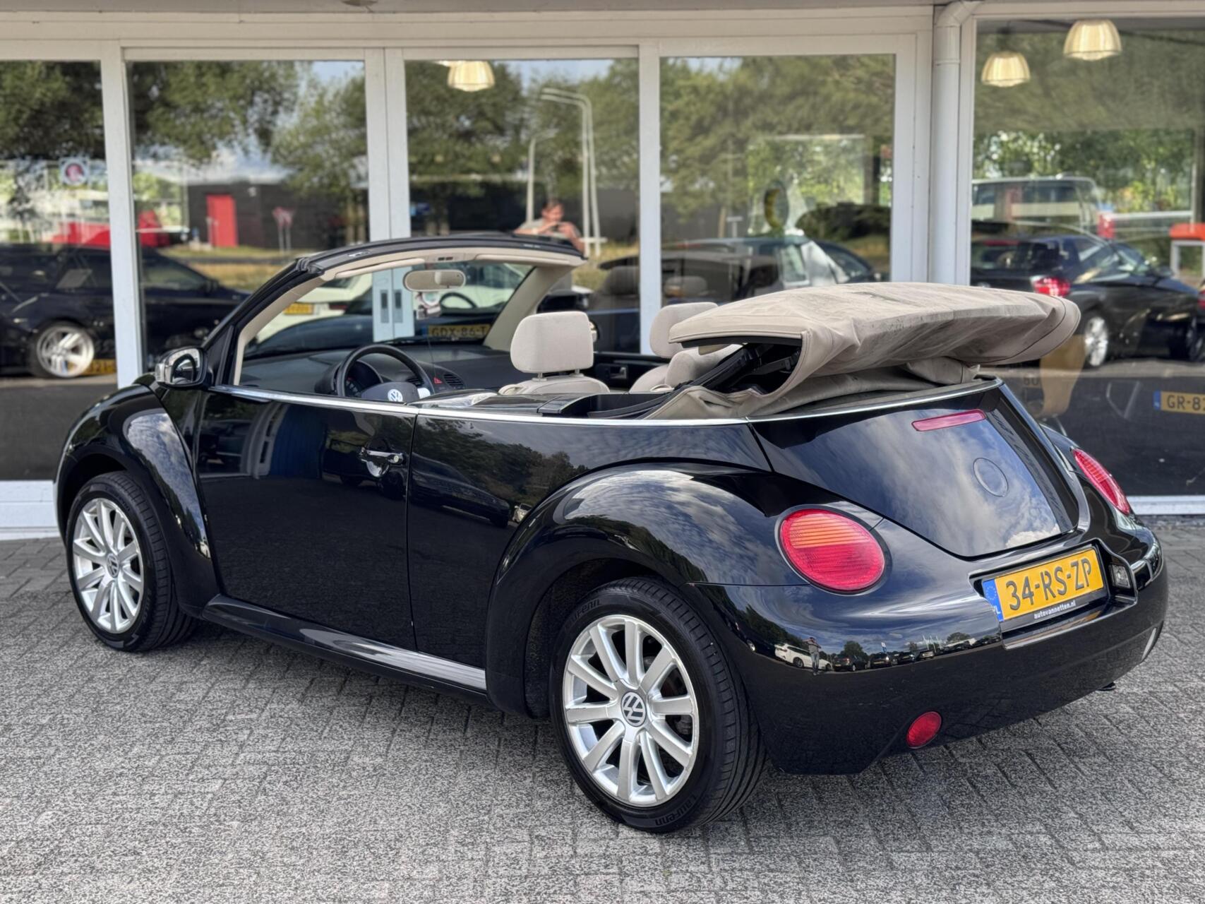 Foto van Volkswagen New Beetle Cabriolet