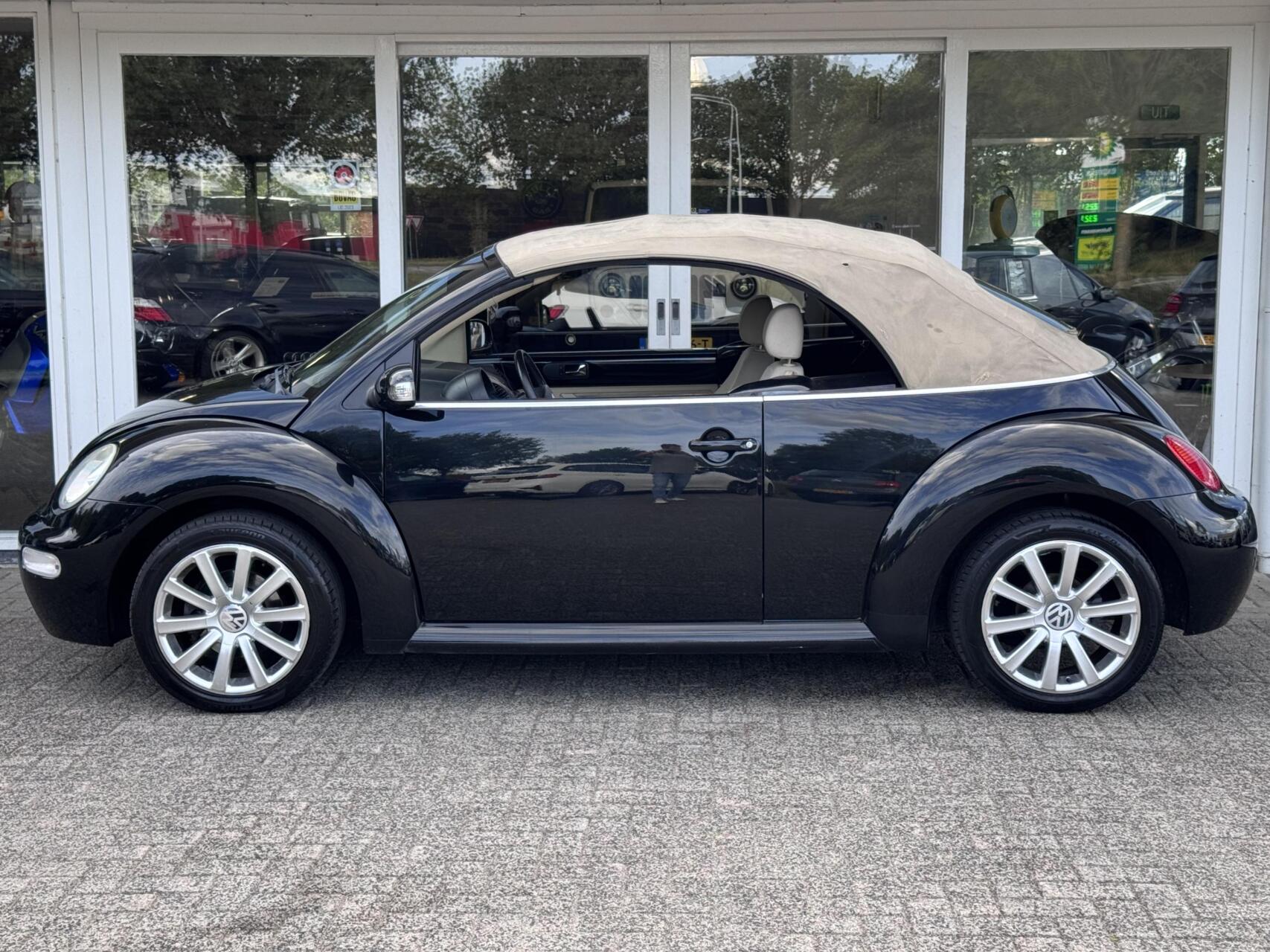 Foto van Volkswagen New Beetle Cabriolet