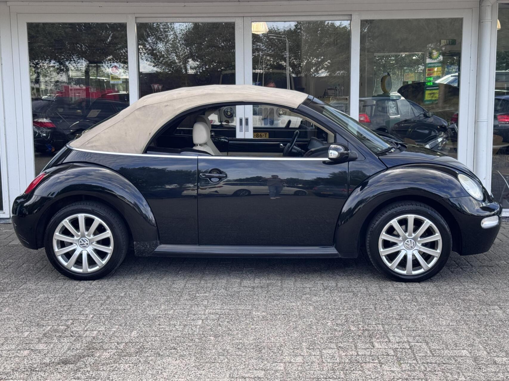Foto van Volkswagen New Beetle Cabriolet