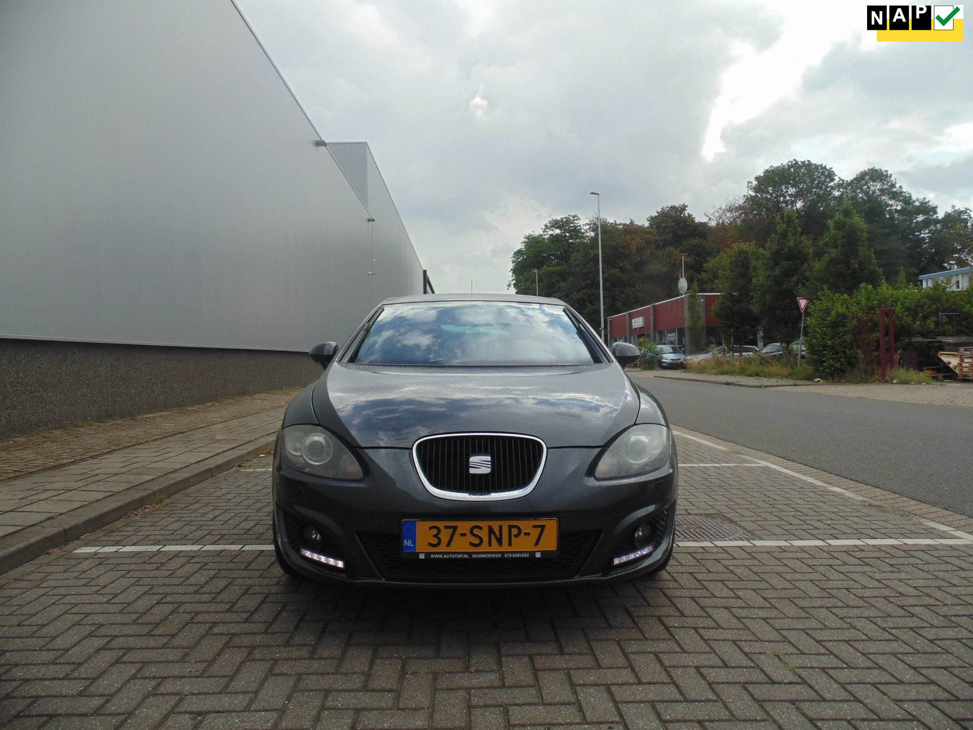 Seat Leon 1.2 TSI Ecomotive Businessline COPA MET NAVI AIRCO TREKHAAK 2011 - voorkant