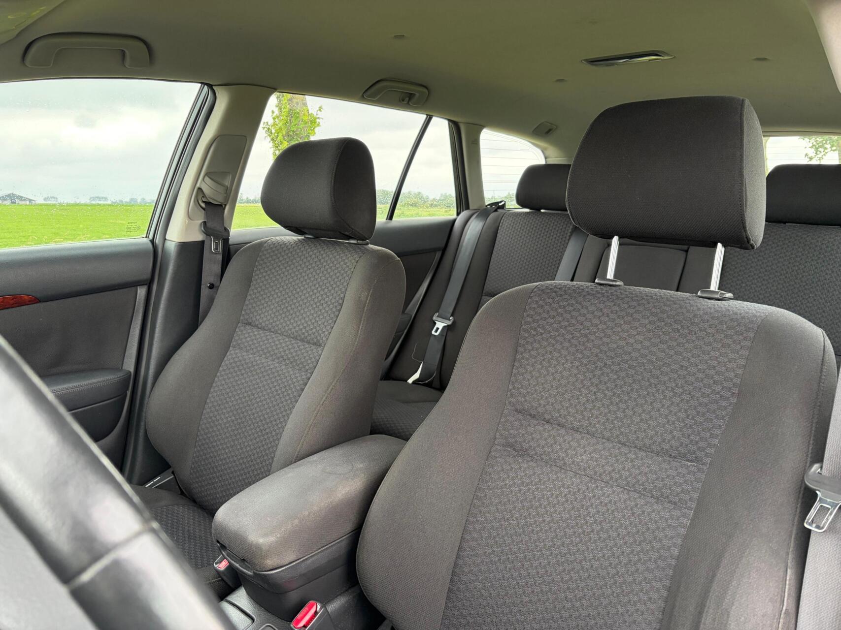 Foto van Toyota Toyota Avensis