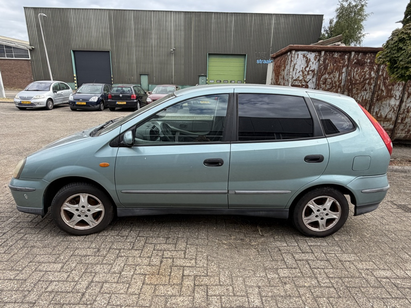 Foto van Nissan Nissan Almera Tino