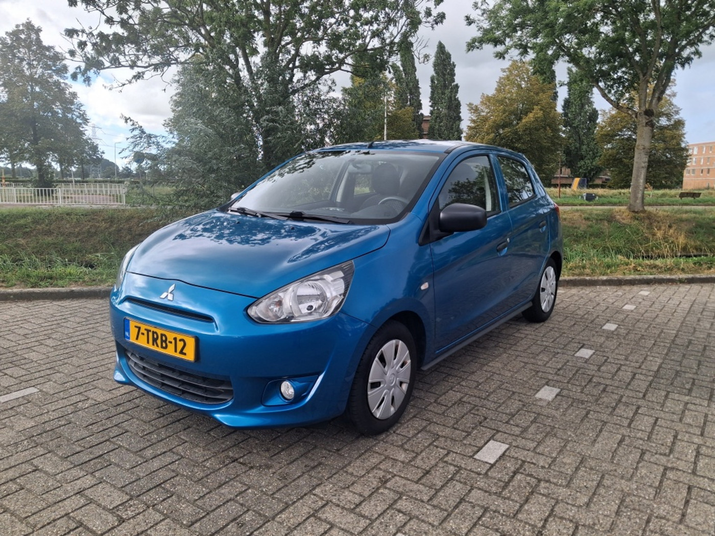 Mitsubishi Mitsubishi Space Star 1.0 Inform 2014 - voorkant