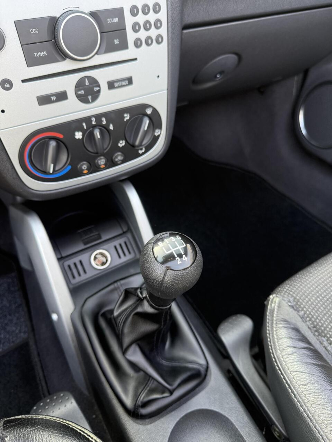 Foto van Opel Tigra
