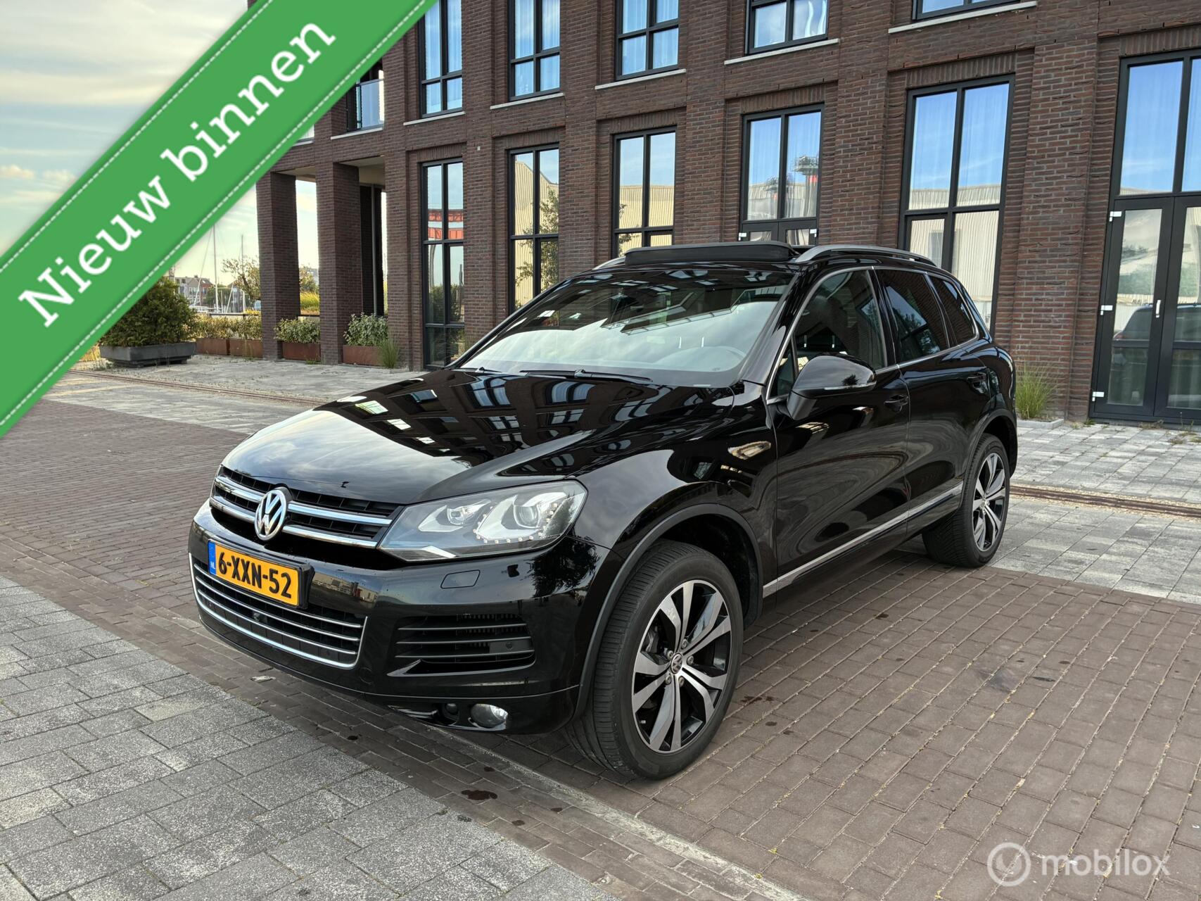 Volkswagen Touareg 3.0 TDI R-Line Panorama Led Clima Navi 2011 - voorkant