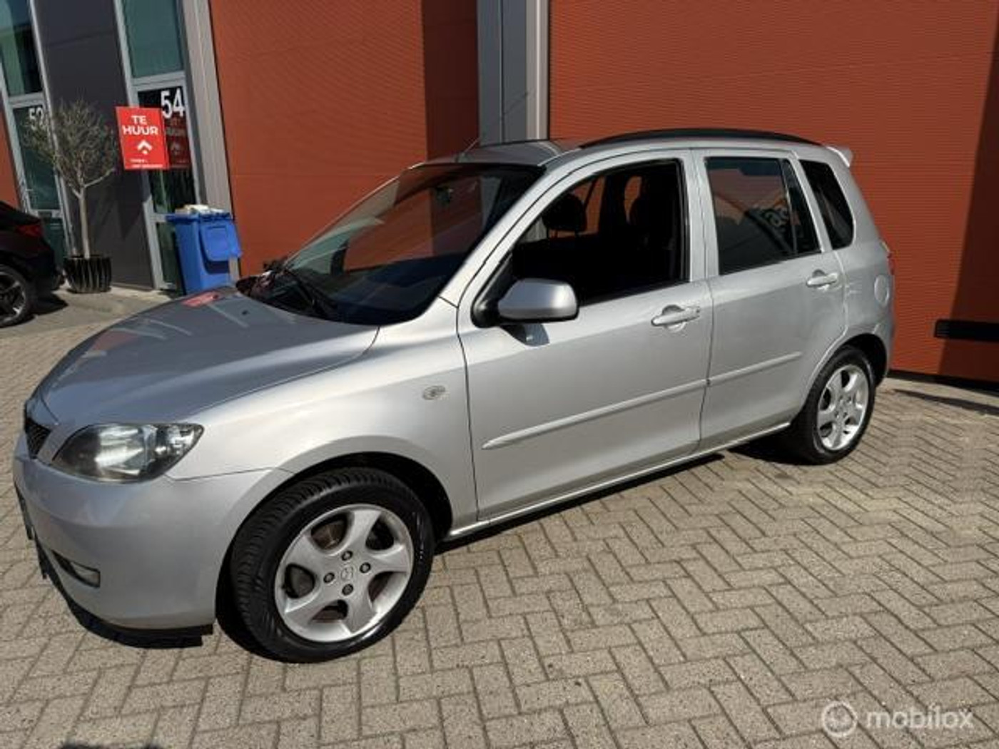 Mazda Mazda 2 1.4 Touring 132.000 KM NAP-AIRCO-APK 07-2027 2003 - voorkant