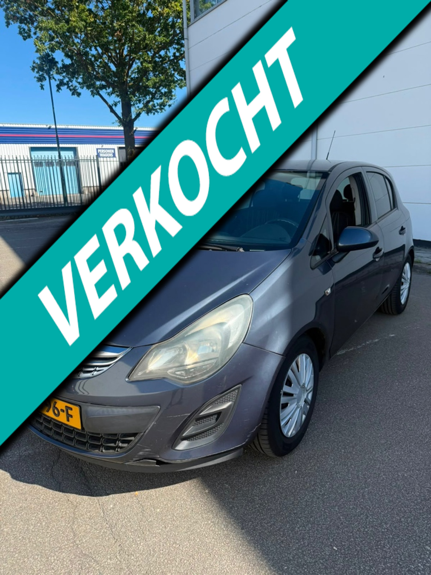 Opel Corsa 1.2-16V '111' Edition 2010 - voorkant