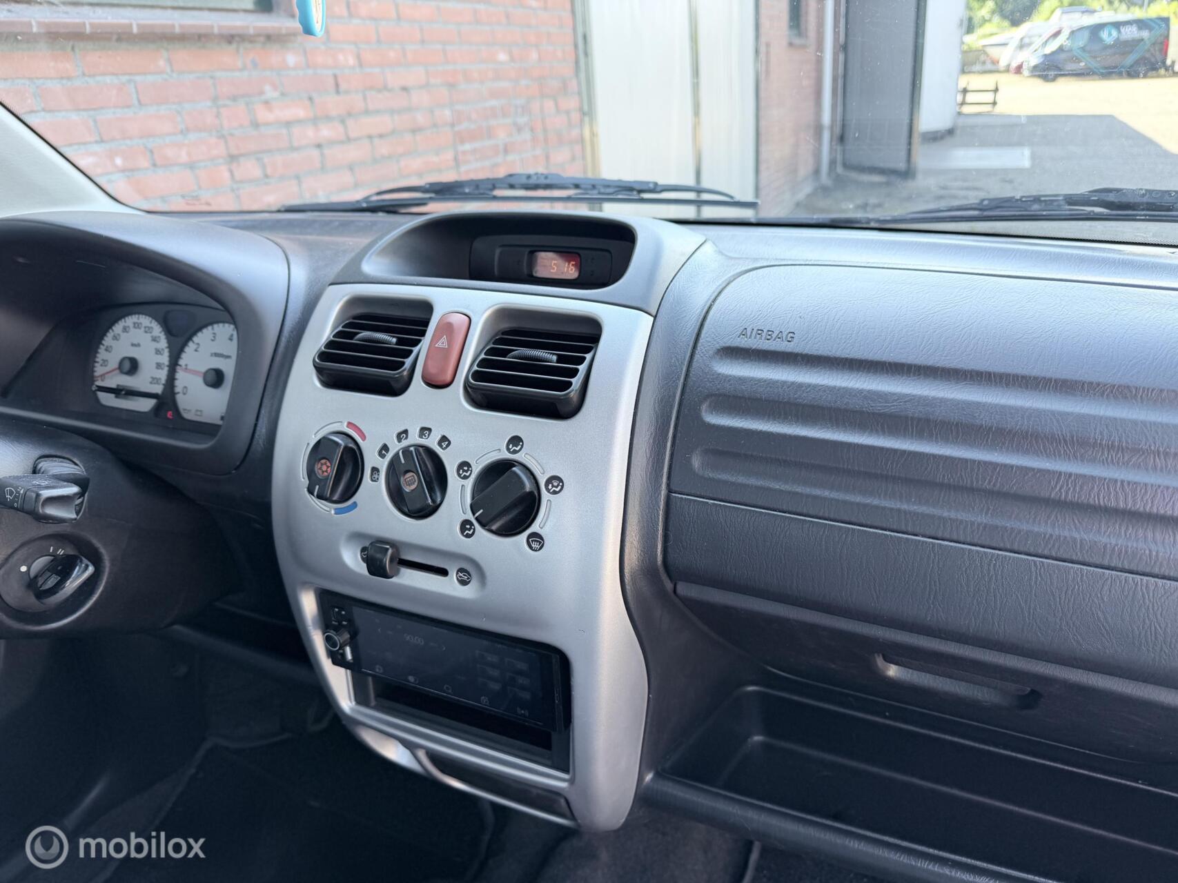 Foto van Suzuki Wagon R