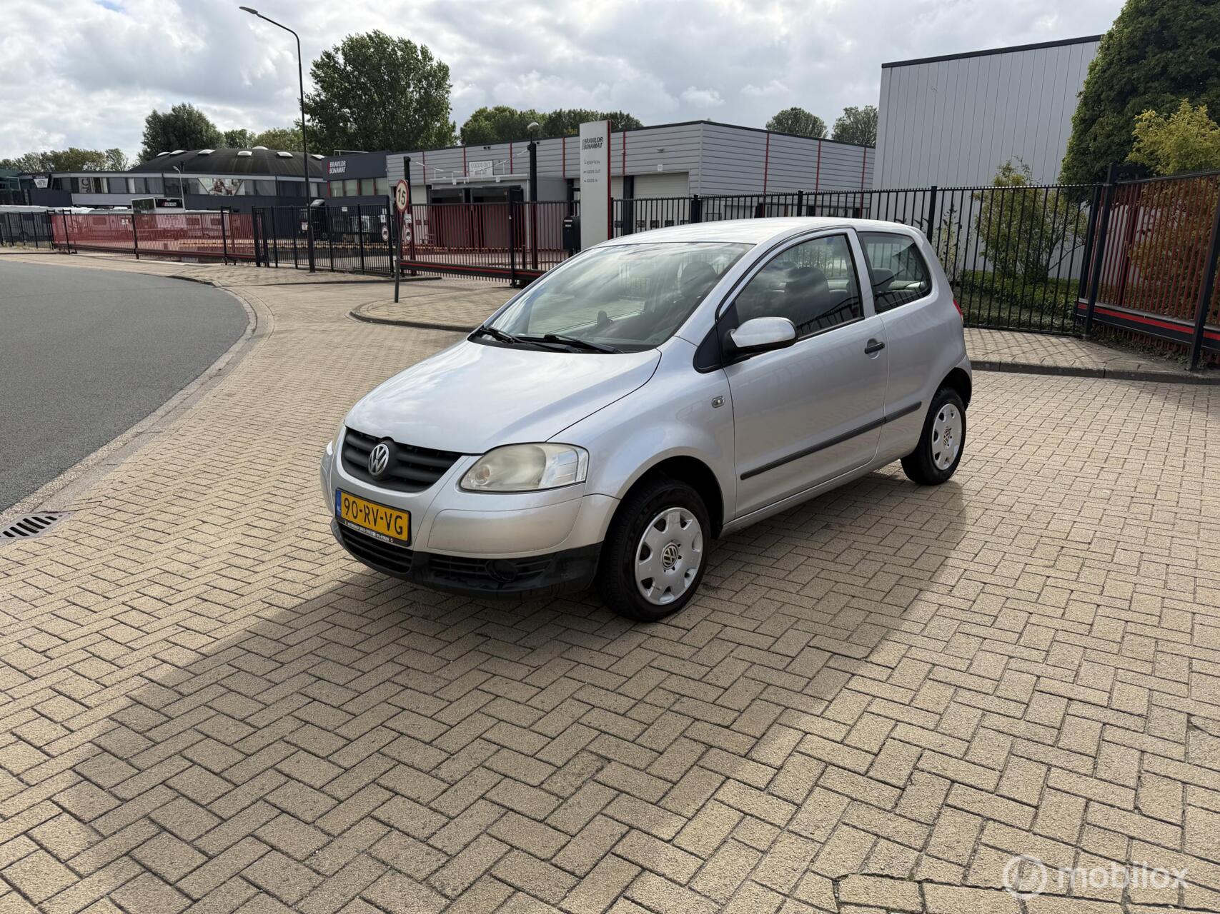 Volkswagen Fox 1.4 Trendline/ APK April 2027/ NAP 2005 - voorkant