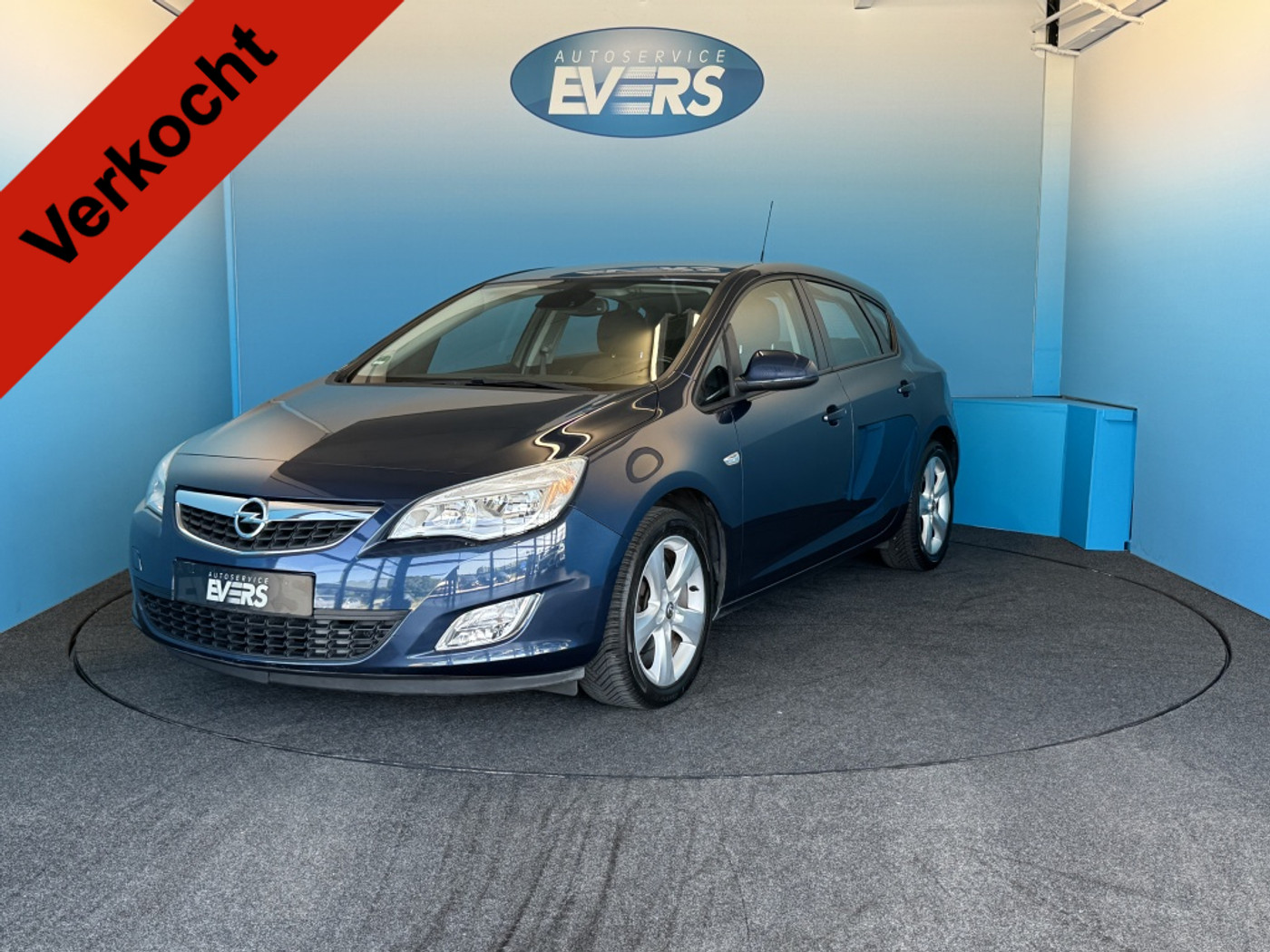 Opel Astra 1.6 Edition 5-Deurs, Trekhaak 2010 - voorkant