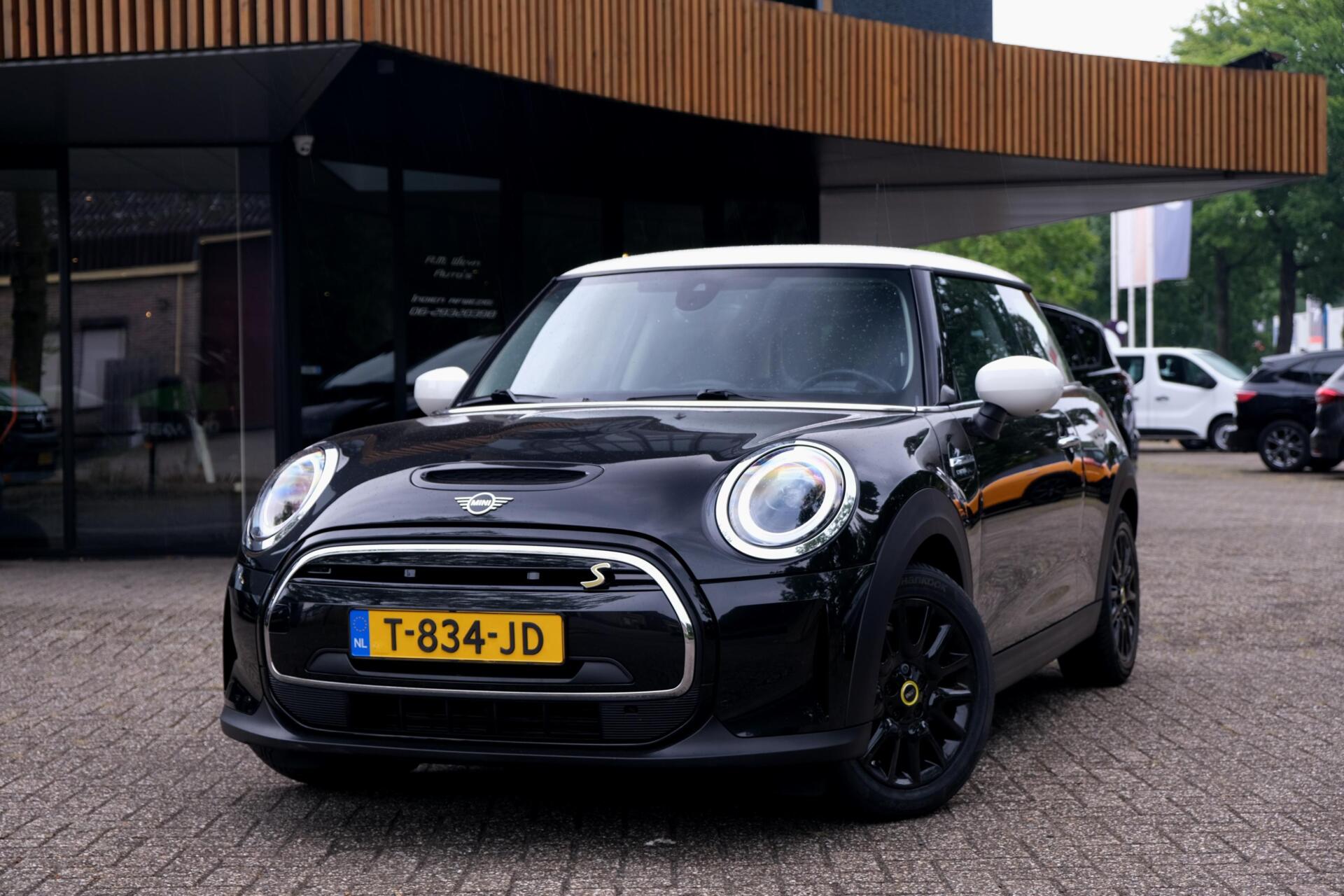Mini Cooper Se Camden Go Edition 33 kWh|Rijklaar!|SoH100%|Stoelverwarming|Carplay|LED|AndroidAuto|DigiDash 2023 - voorkant