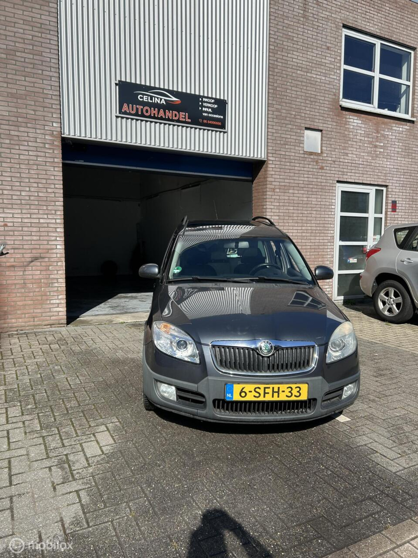 Skoda Roomster 1.6-16V Ambiente 2007 - voorkant