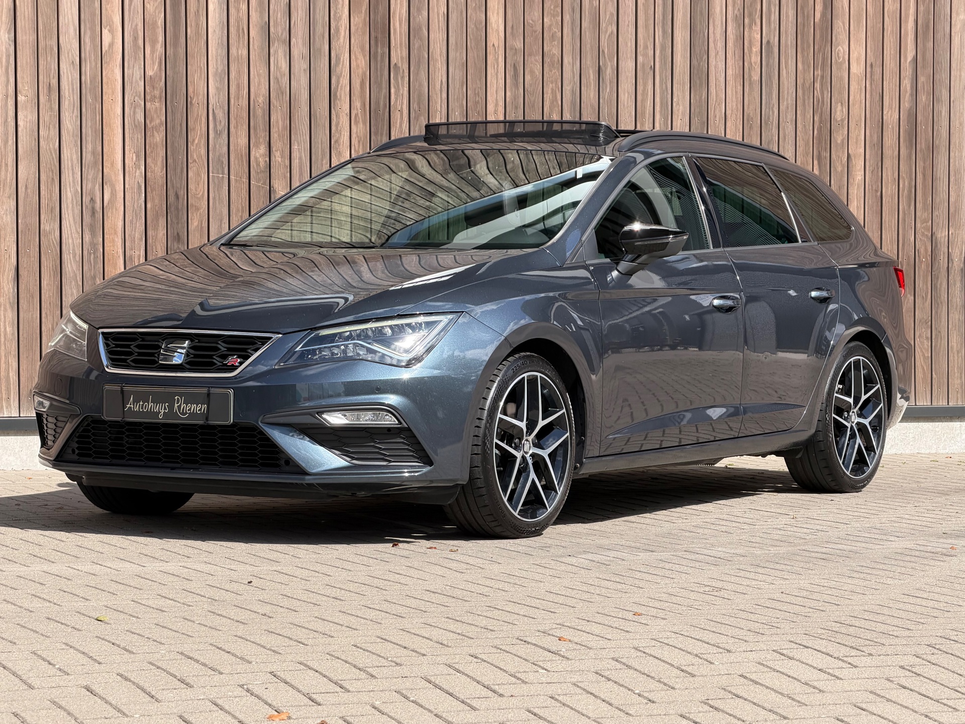 Foto van Seat Leon Sportourer ST