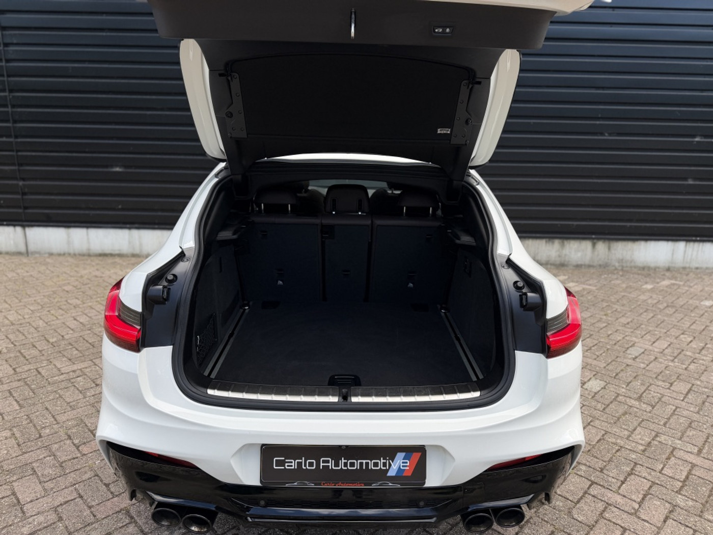 Foto van BMW X4 Xdrive20i