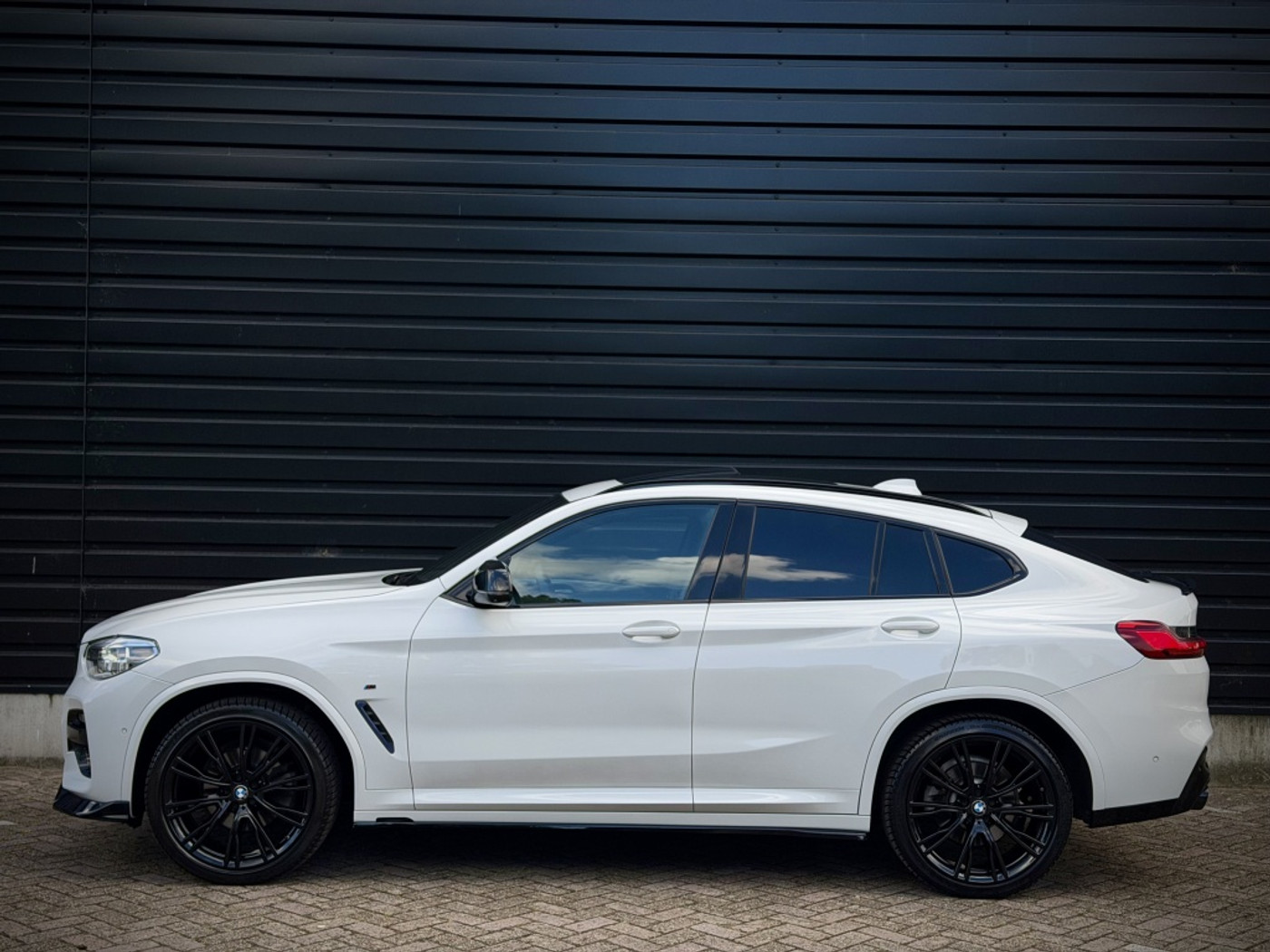 Foto van BMW X4 Xdrive20i