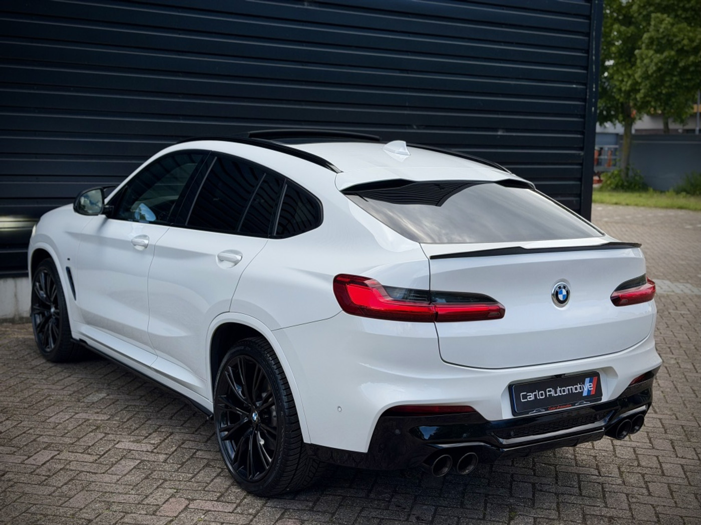 Foto van BMW X4 Xdrive20i