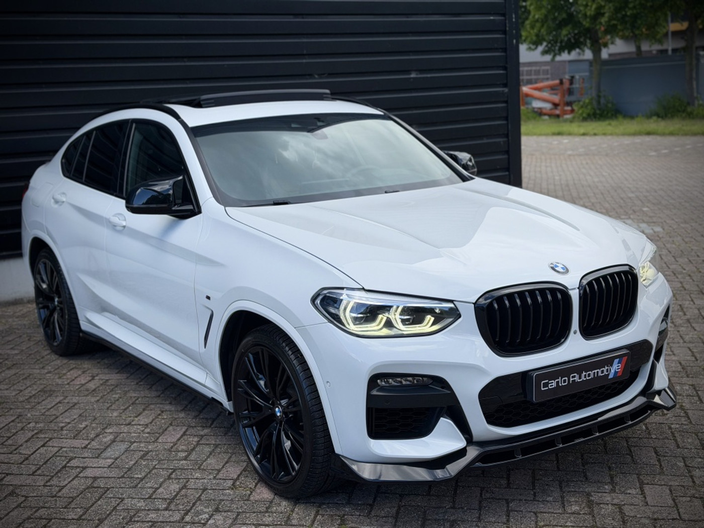 Foto van BMW X4 Xdrive20i