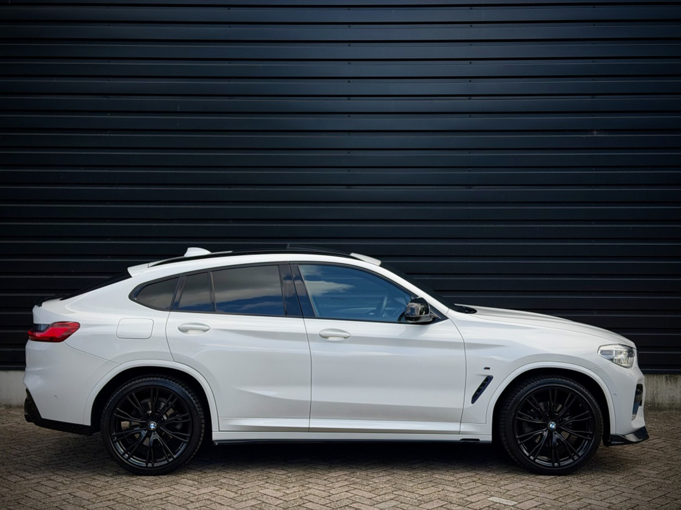 Foto van BMW X4 Xdrive20i