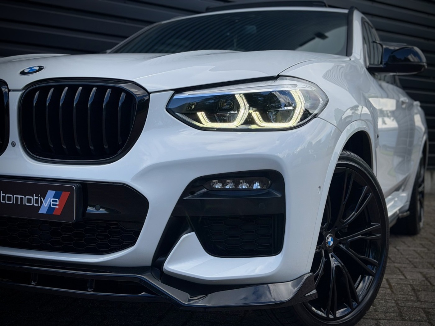 Foto van BMW X4 Xdrive20i