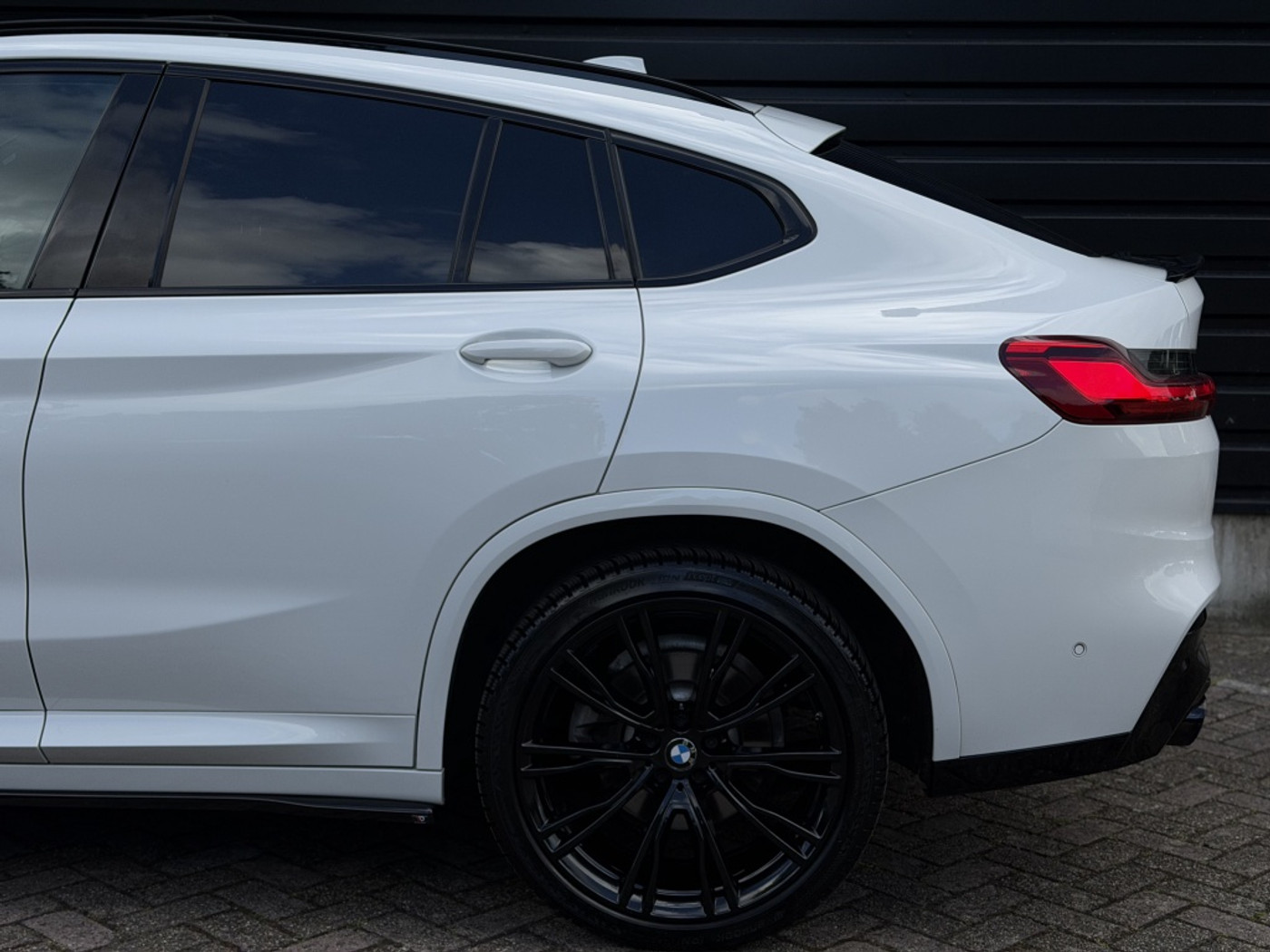 Foto van BMW X4 Xdrive20i