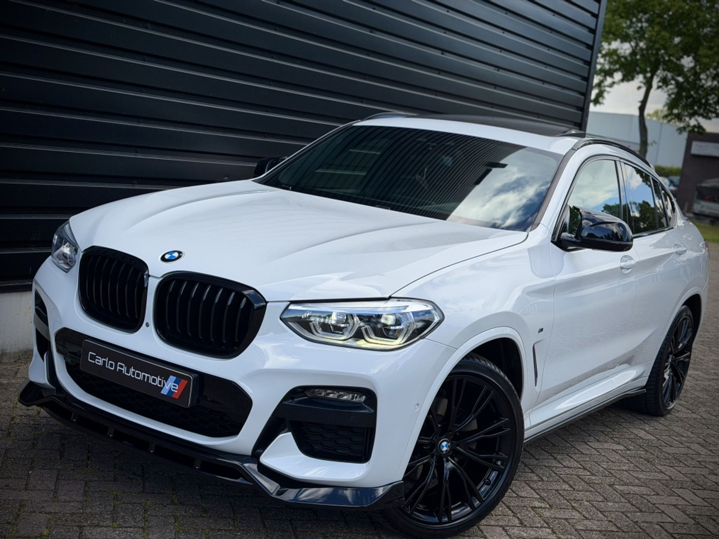 Foto van BMW X4 Xdrive20i