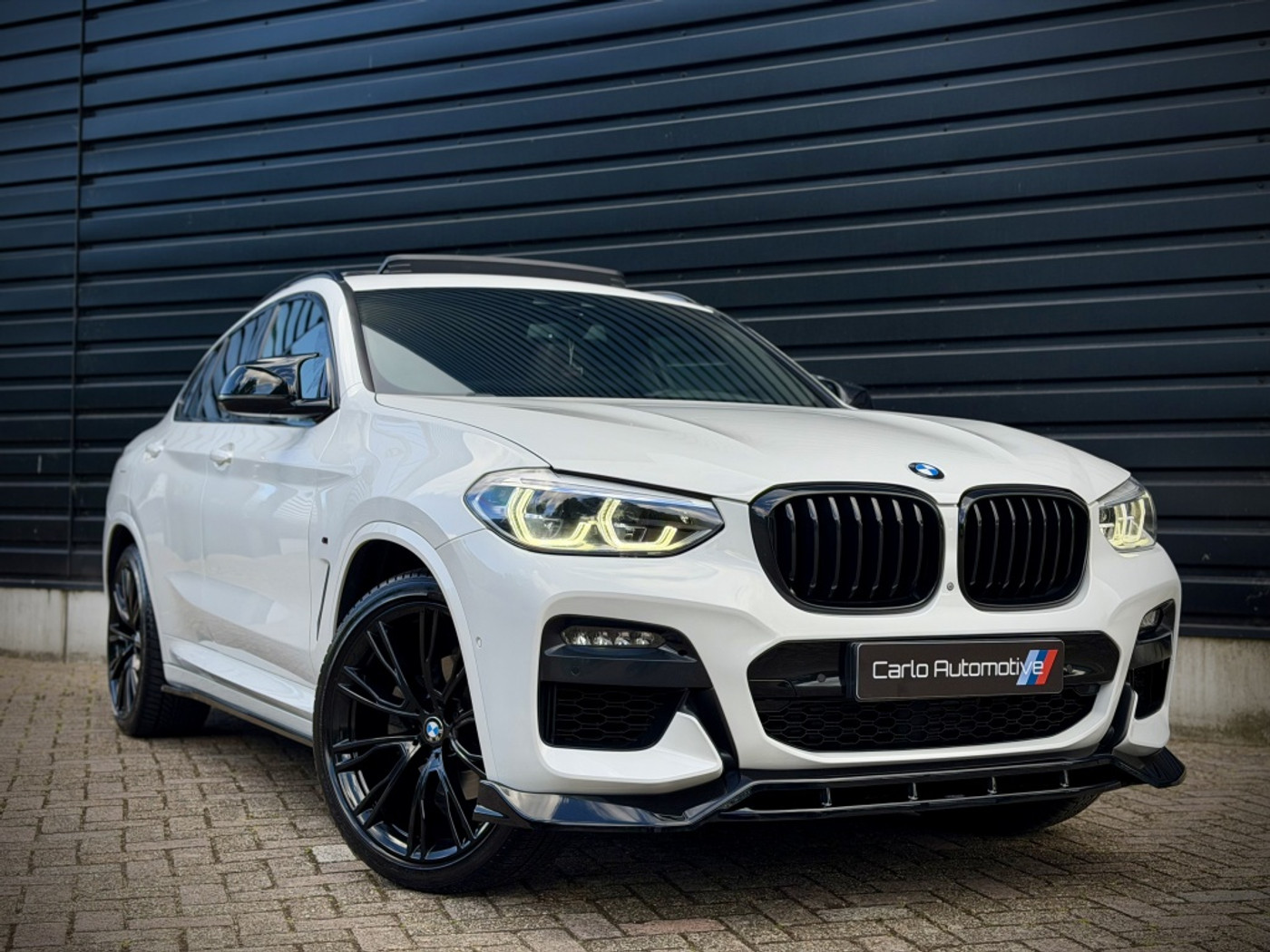 Foto van BMW X4 Xdrive20i