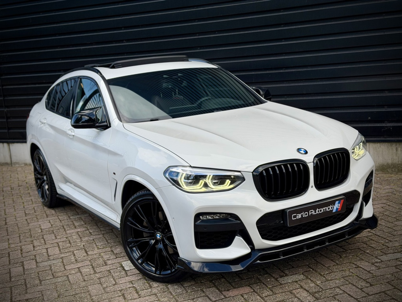 Foto van BMW X4 Xdrive20i