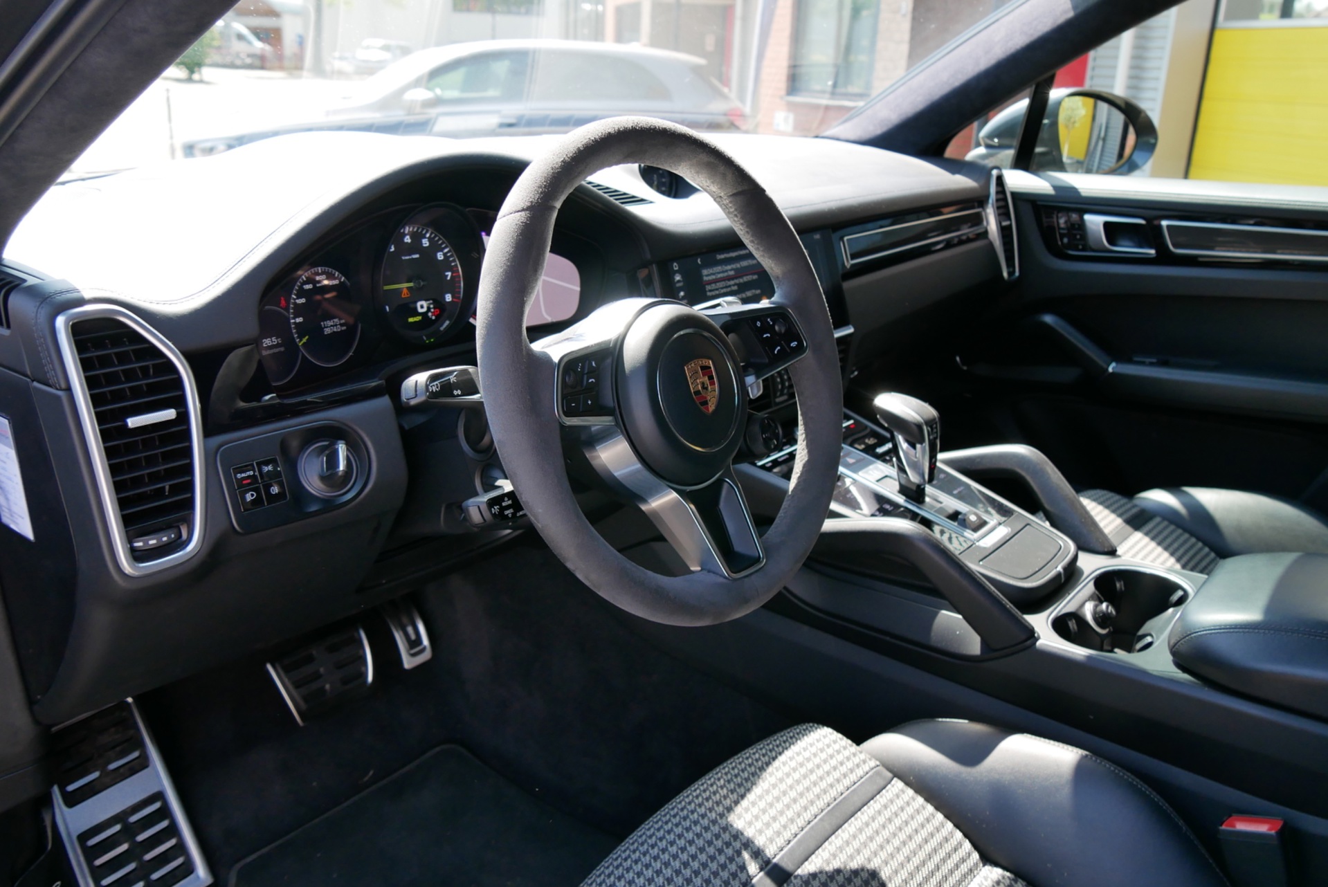 Foto van Porsche Cayenne E-hybrid