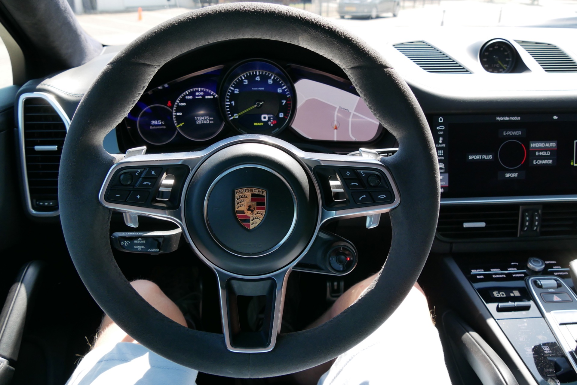 Foto van Porsche Cayenne E-hybrid