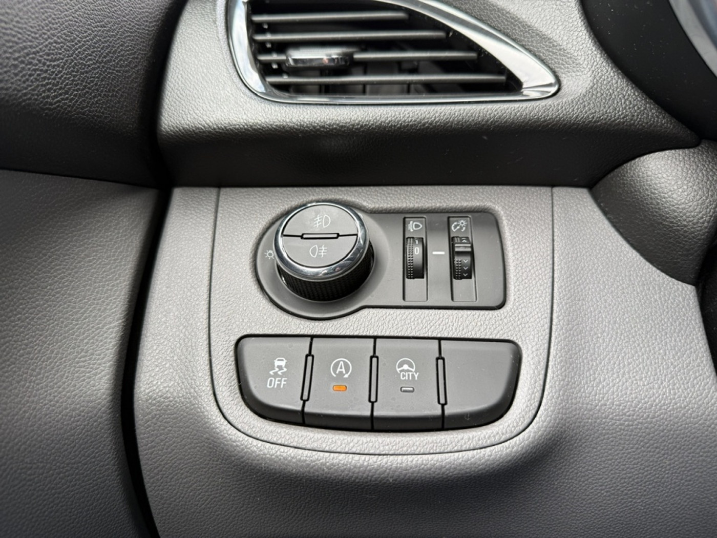Foto van Opel Karl / Viva