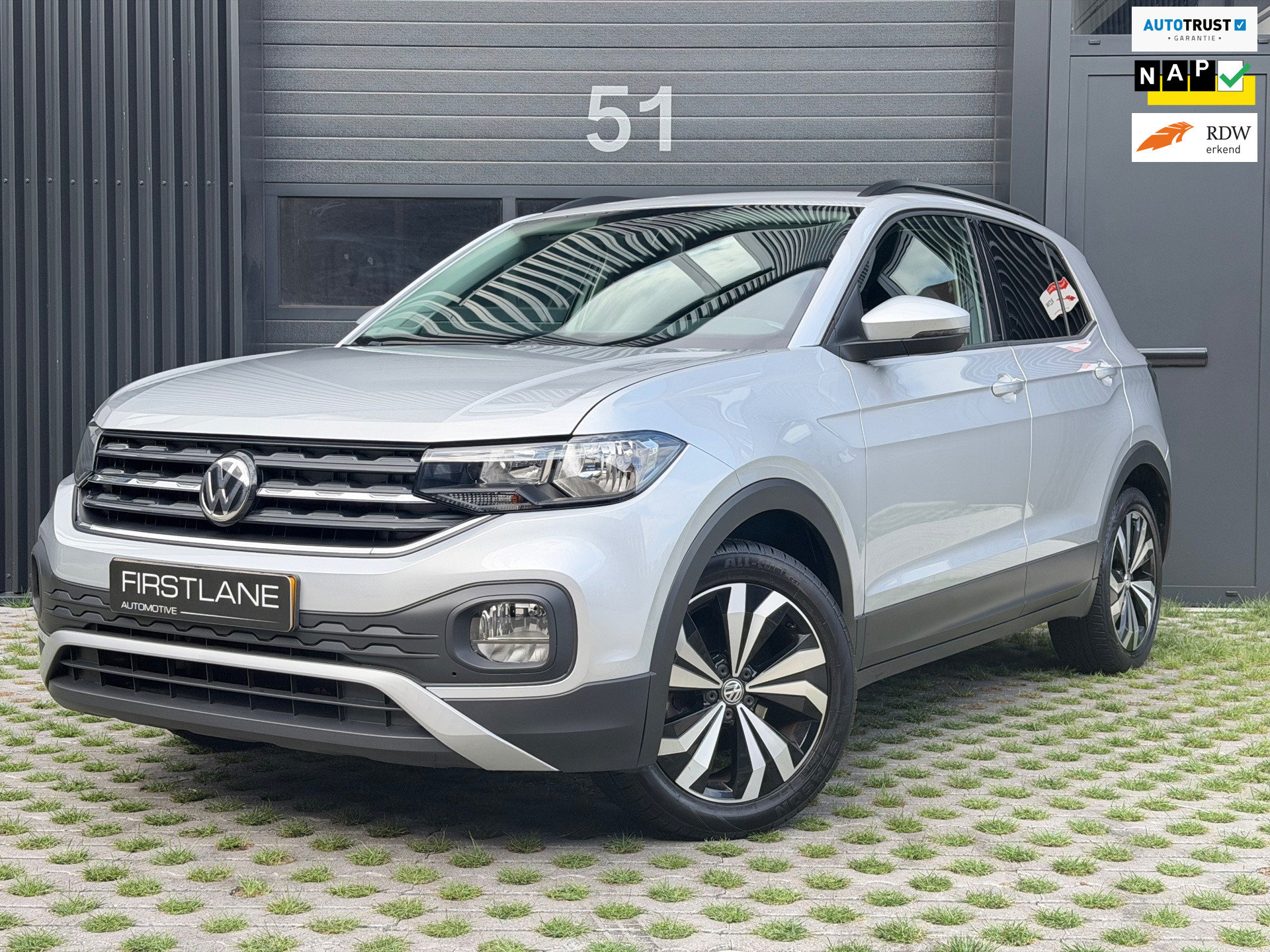 Volkswagen T-cross 1.0 TSI Life | Carplay | LaneAssist | ACC 2020 - voorkant