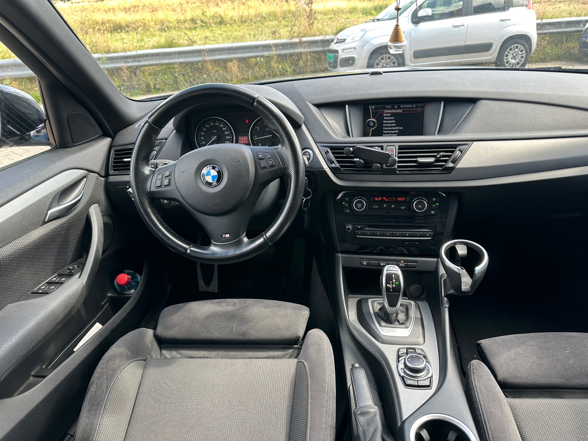 Foto van BMW X1 Sdrive20i