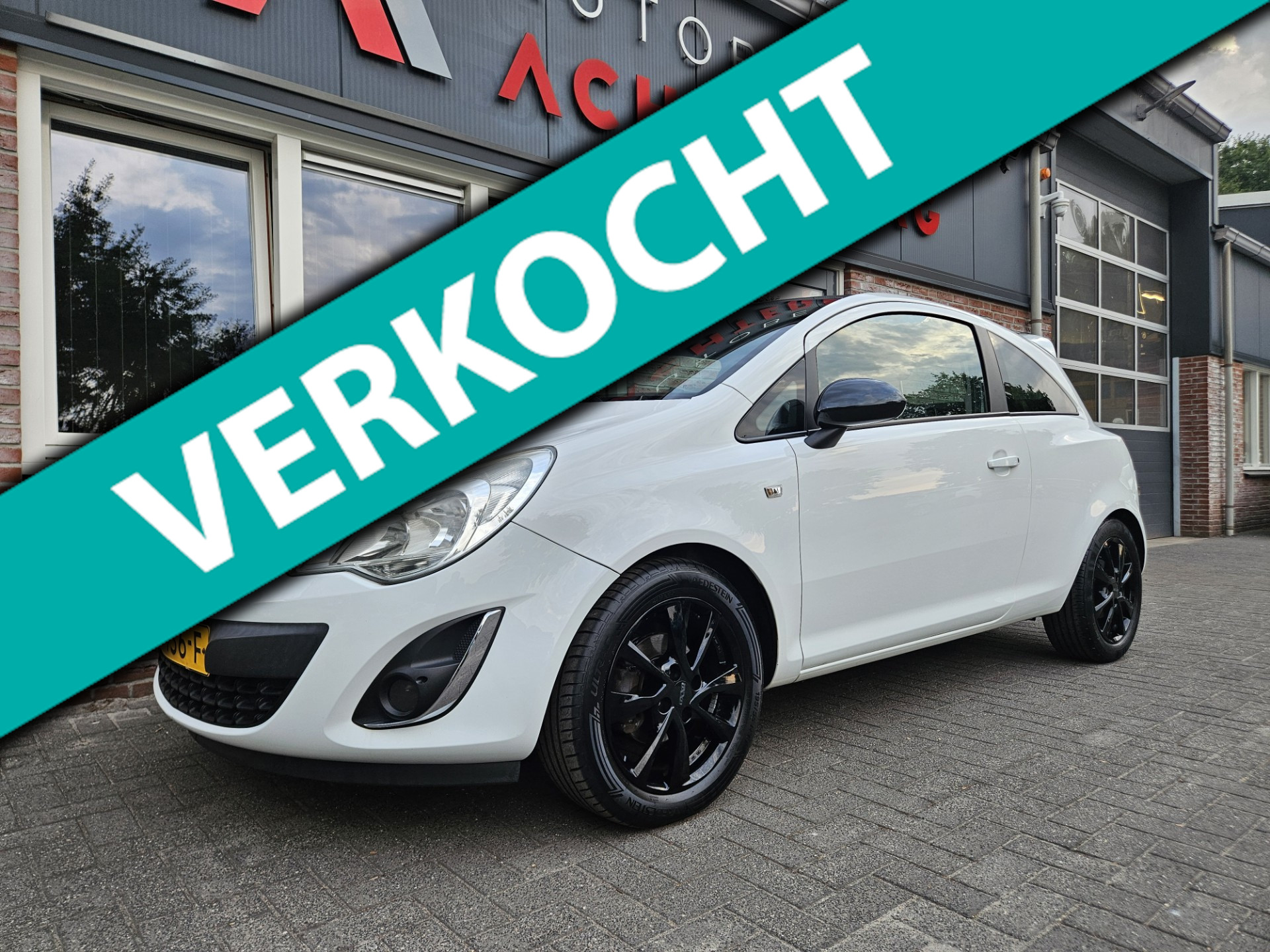 Opel Corsa 1.4-16V Color Edition Airco! Leuke/Nette Auto! Lichtmetalen Velgen! 2012 - voorkant