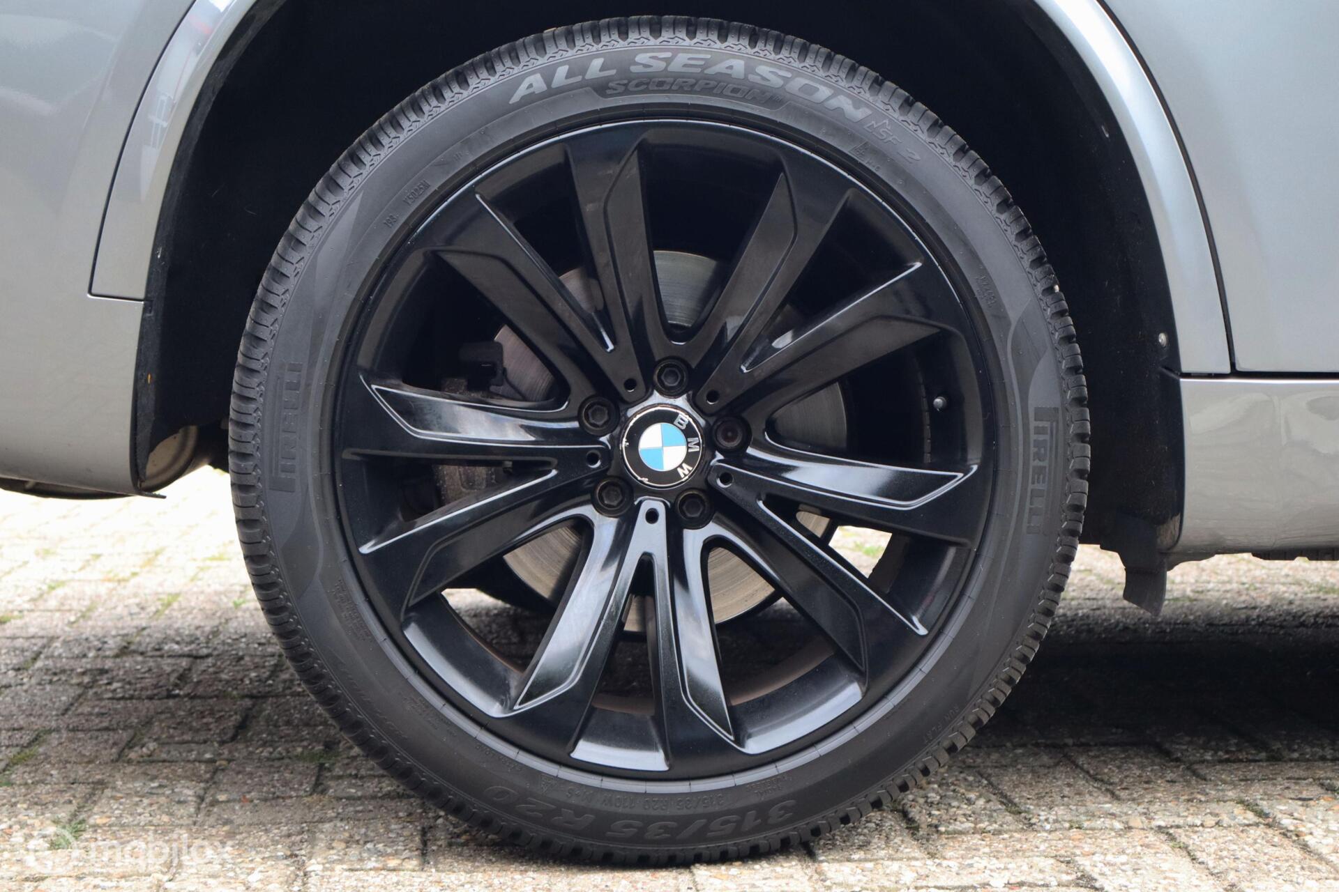 Foto van BMW X5 Xdrive50i
